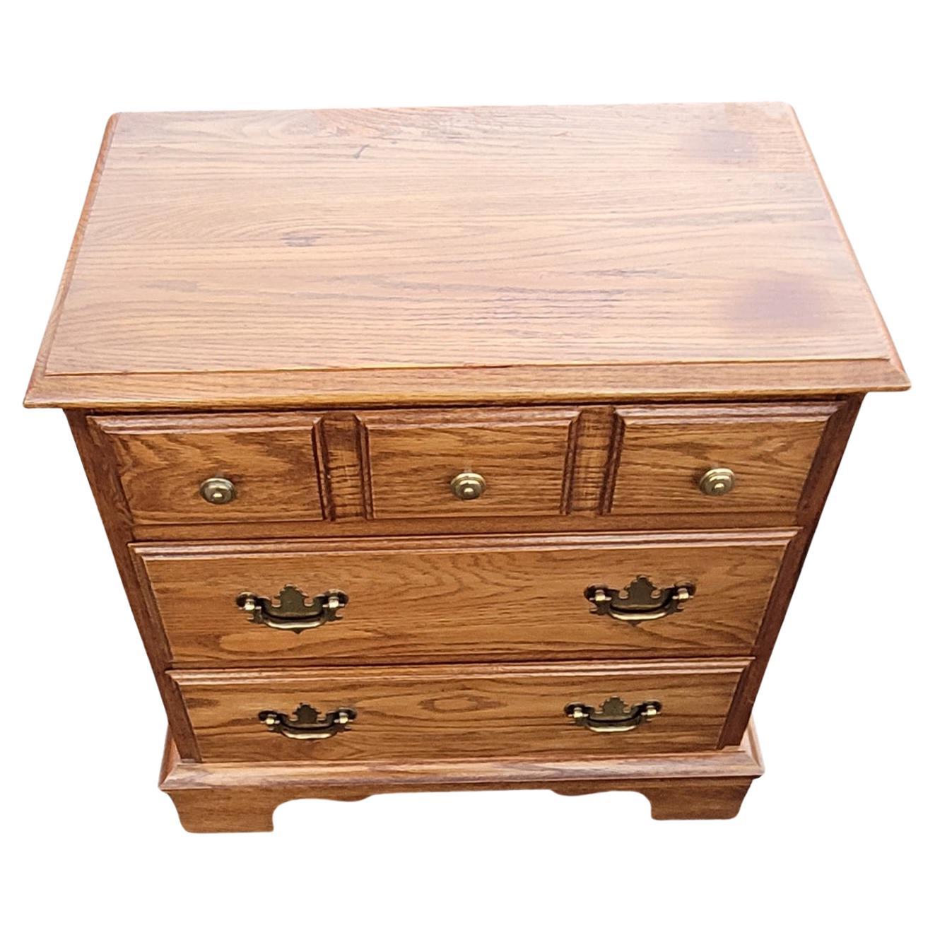 Mid-Century Modern Mid-Century Pennsylvania House Oak Bedside Chest of Drawers Nightstand For Sale