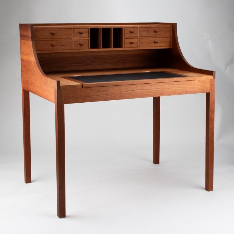 Schreibtisch Per Hermansen aus Kirschholz aus der Jahrhundertmitte und Fritz Hansen-Drehstuhl aus den 1940er Jahren (Moderne der Mitte des Jahrhunderts) im Angebot