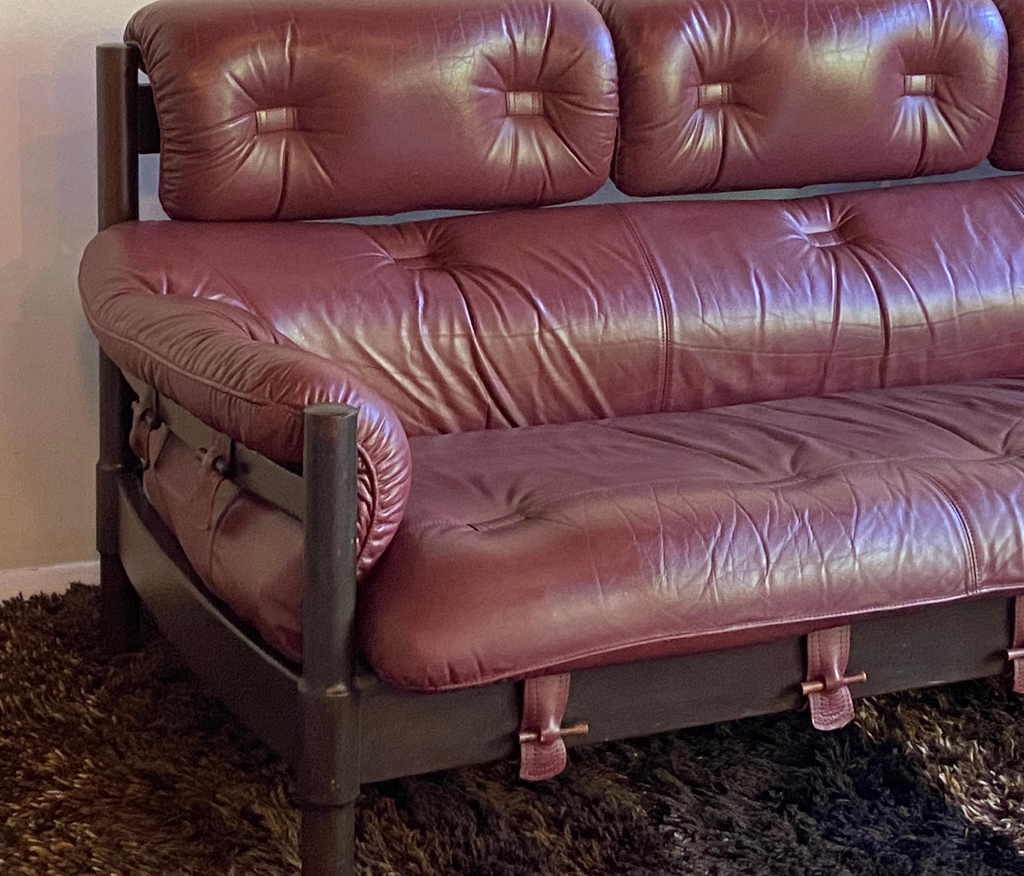 Canapé en cuir style Percival Lafer du milieu du siècle dernier Bon état - En vente à Liberty, NY