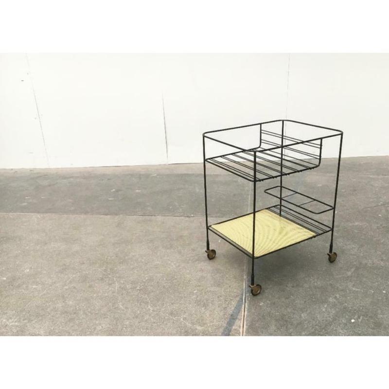Carrello da bar in metallo traforato di metà secolo in vendita 1