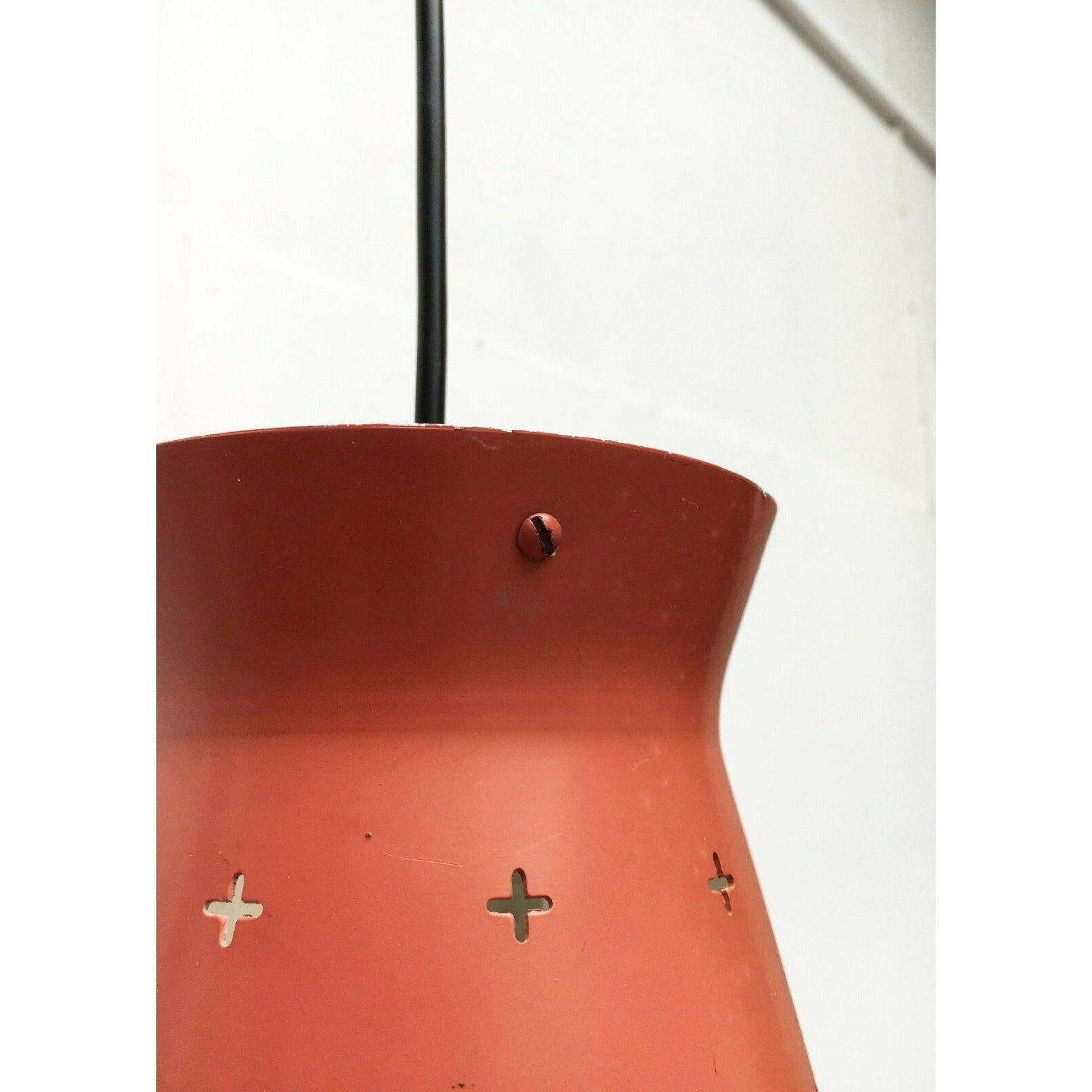 Lampada a sospensione di metà secolo in metallo traforato, anni '60 in vendita 6