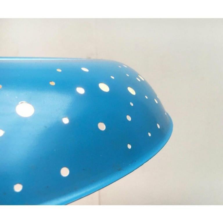Metallo Lampada a sospensione in metallo traforato di metà secolo attribuita a Ernest Igl, anni '60 in vendita