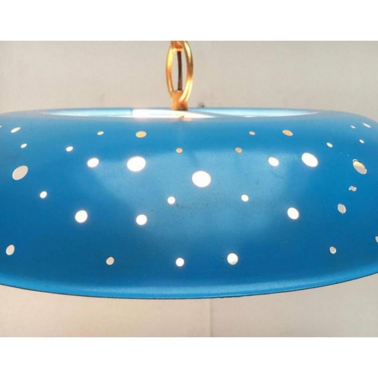 Lampada a sospensione in metallo traforato di metà secolo attribuita a Ernest Igl, anni '60 in vendita 1