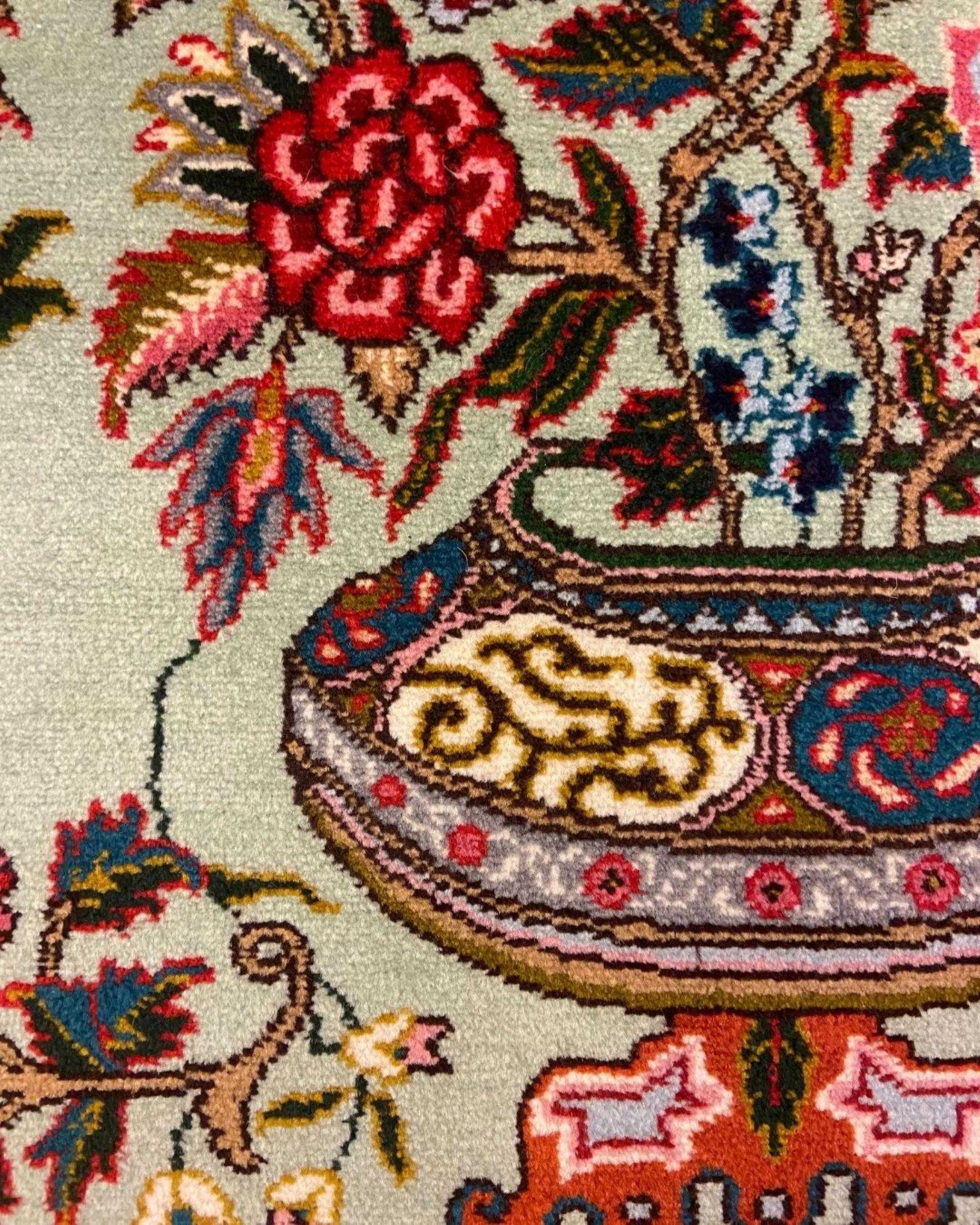 Persischer Hochzeitsteppich aus der Jahrhundertmitte mit Blumenvase und Persepolis-Säulen, 2x3 (Neoklassisch) im Angebot