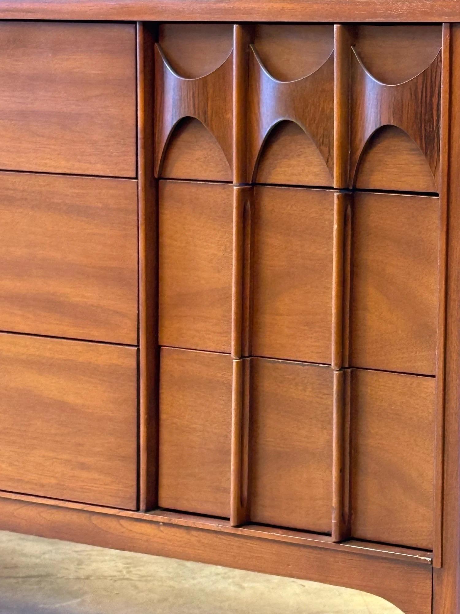 Perspecta Kommode aus der Jahrhundertmitte von Kent Coffey im Angebot 3