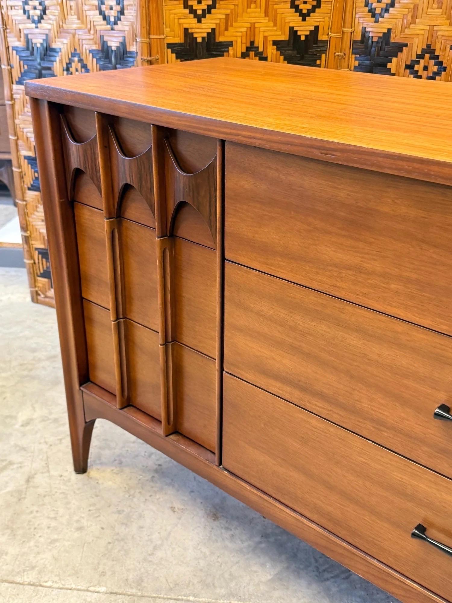 Perspecta Kommode aus der Jahrhundertmitte von Kent Coffey im Angebot 5