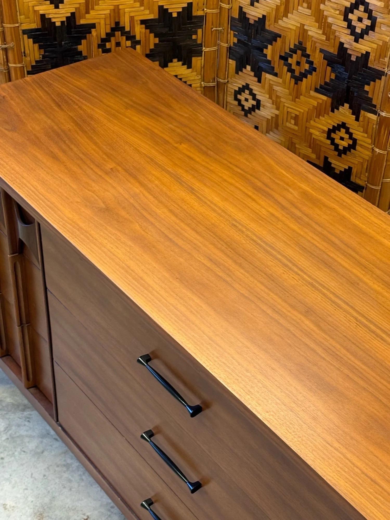 Perspecta Kommode aus der Jahrhundertmitte von Kent Coffey (Mitte des 20. Jahrhunderts) im Angebot