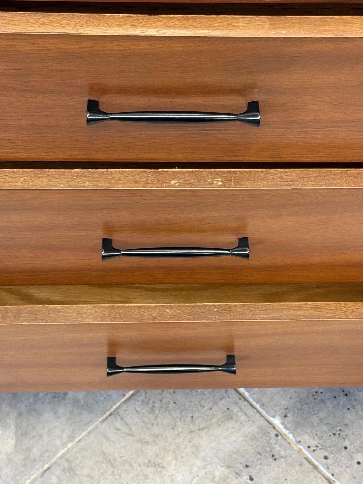 Perspecta Kommode aus der Jahrhundertmitte von Kent Coffey (Holz) im Angebot