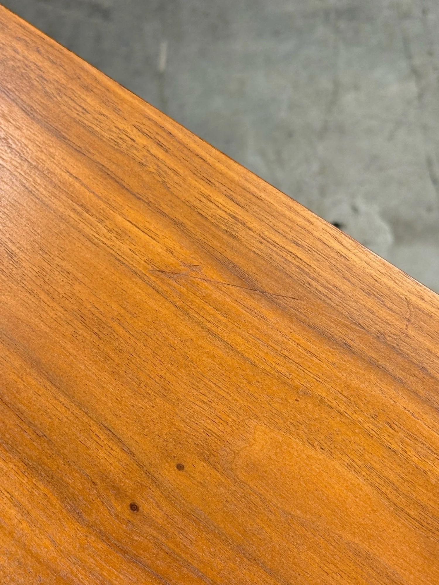 Perspecta Kommode aus der Jahrhundertmitte von Kent Coffey im Angebot 1