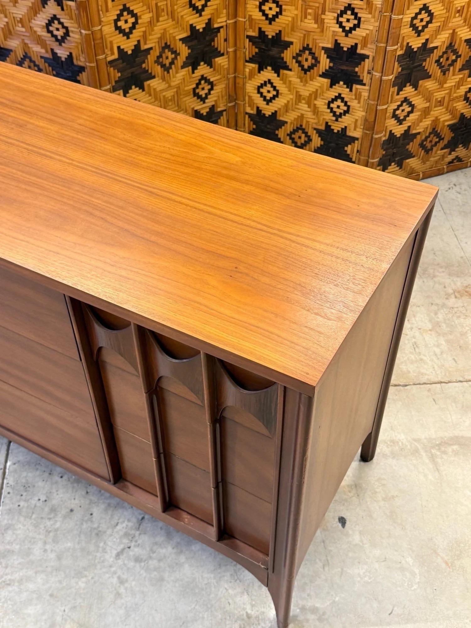 Perspecta Kommode aus der Jahrhundertmitte von Kent Coffey im Angebot 2