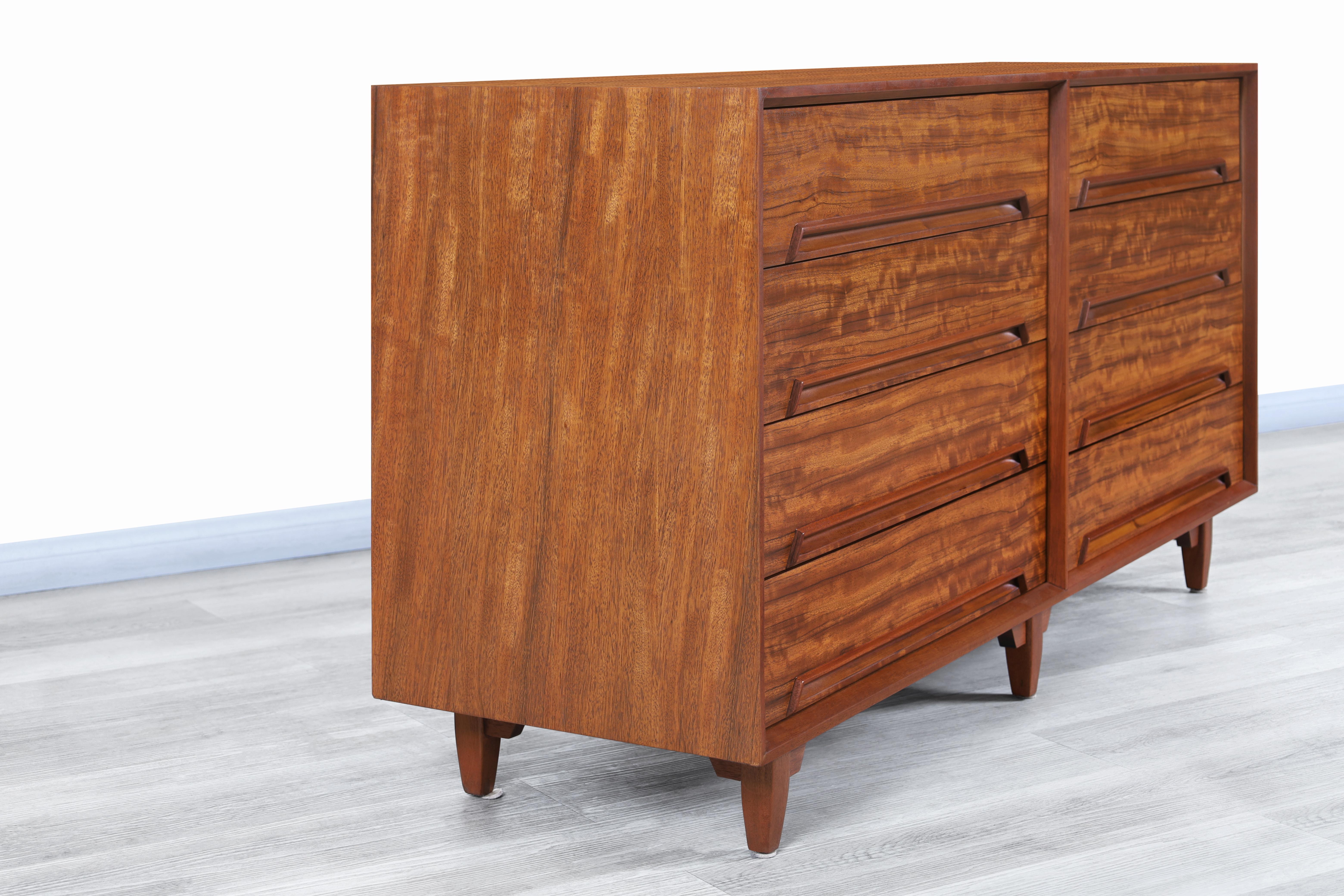 Mid-Century Modern Commode « Perspective » du milieu du siècle dernier de Milo Baughman pour Drexel en vente