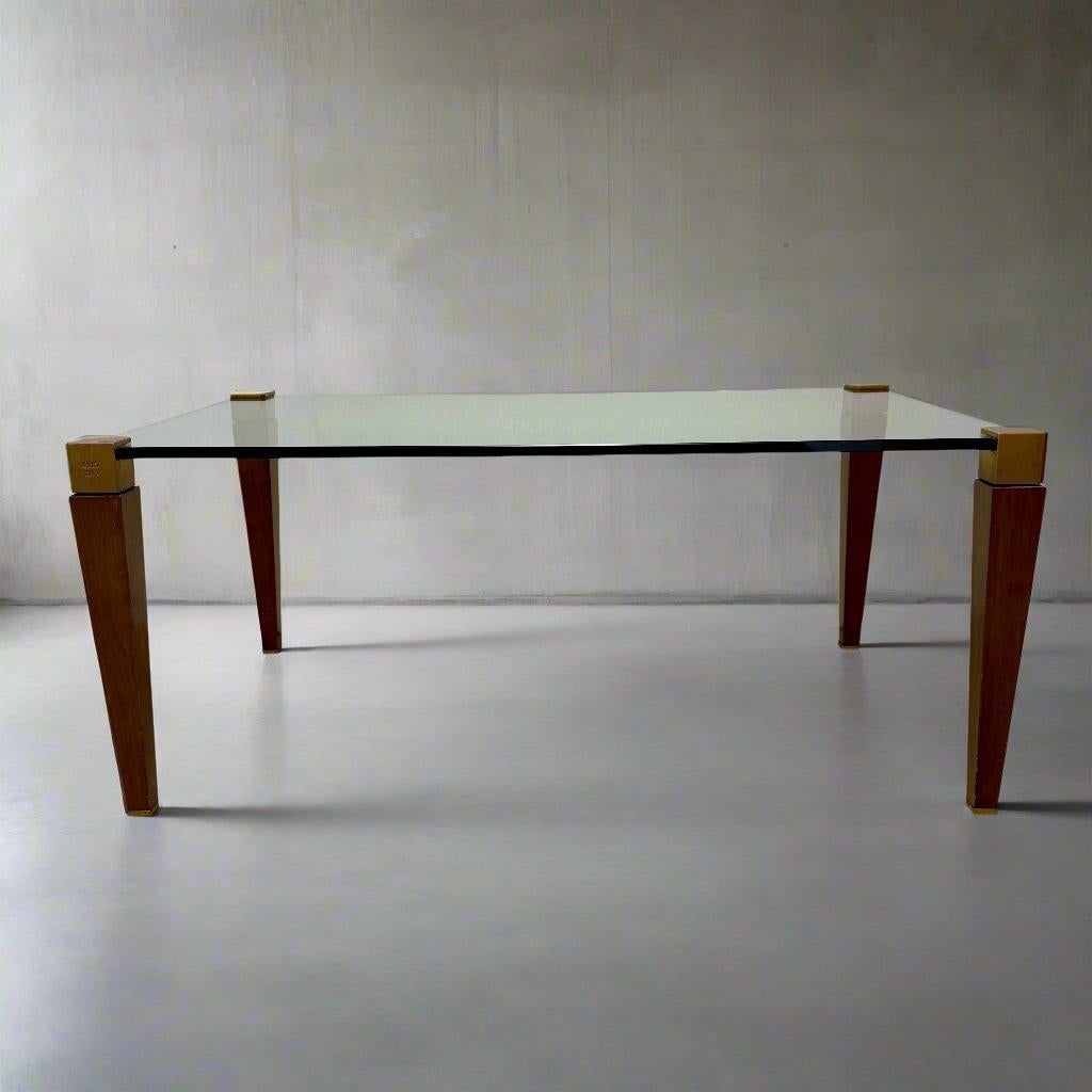 Laiton Table basse rectangulaire en laiton et verre de chêne Peter Ghyczy, milieu du siècle 1970 en vente