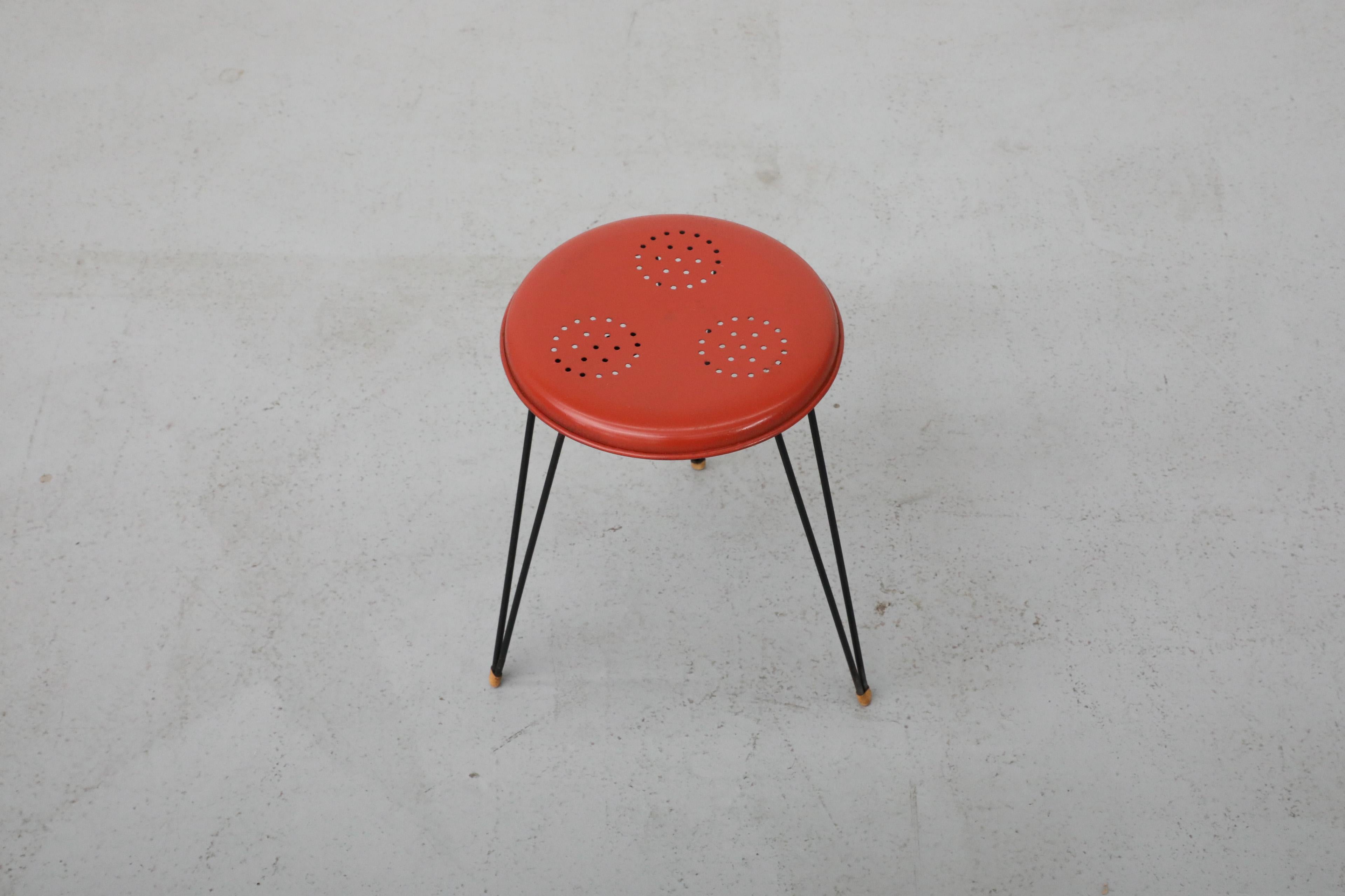 Mid-Century Petite Red Perforated Pilastro Stool with Black Hairpin Legs In Good Condition In Los Angeles, CA