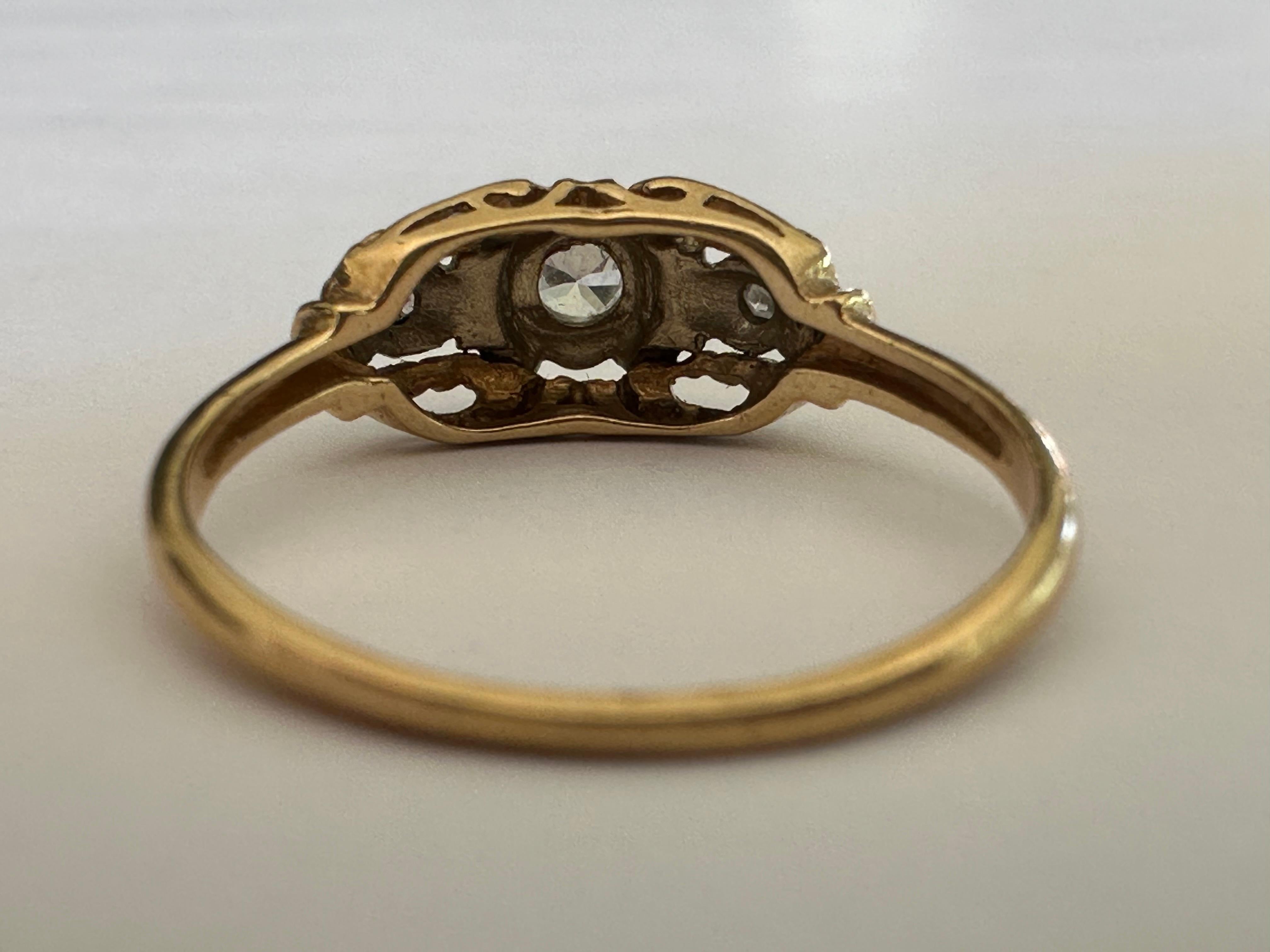Old European Cut Mid-Century Petite Three-Stone Diamond and Yellow Gold Ring For Sale