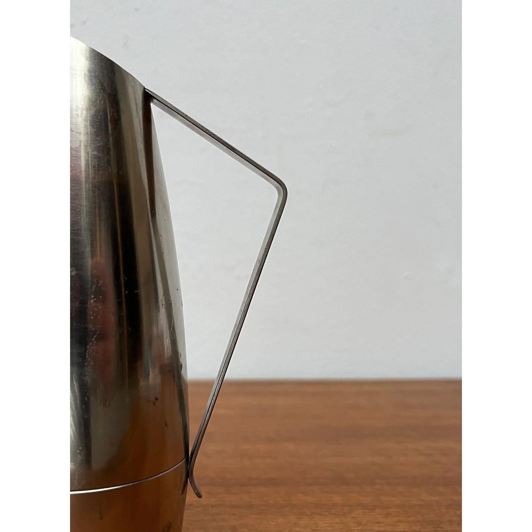 Vaso a caraffa in peltro di metà secolo di Dovo Holland Pewter, anni '60 in vendita 4