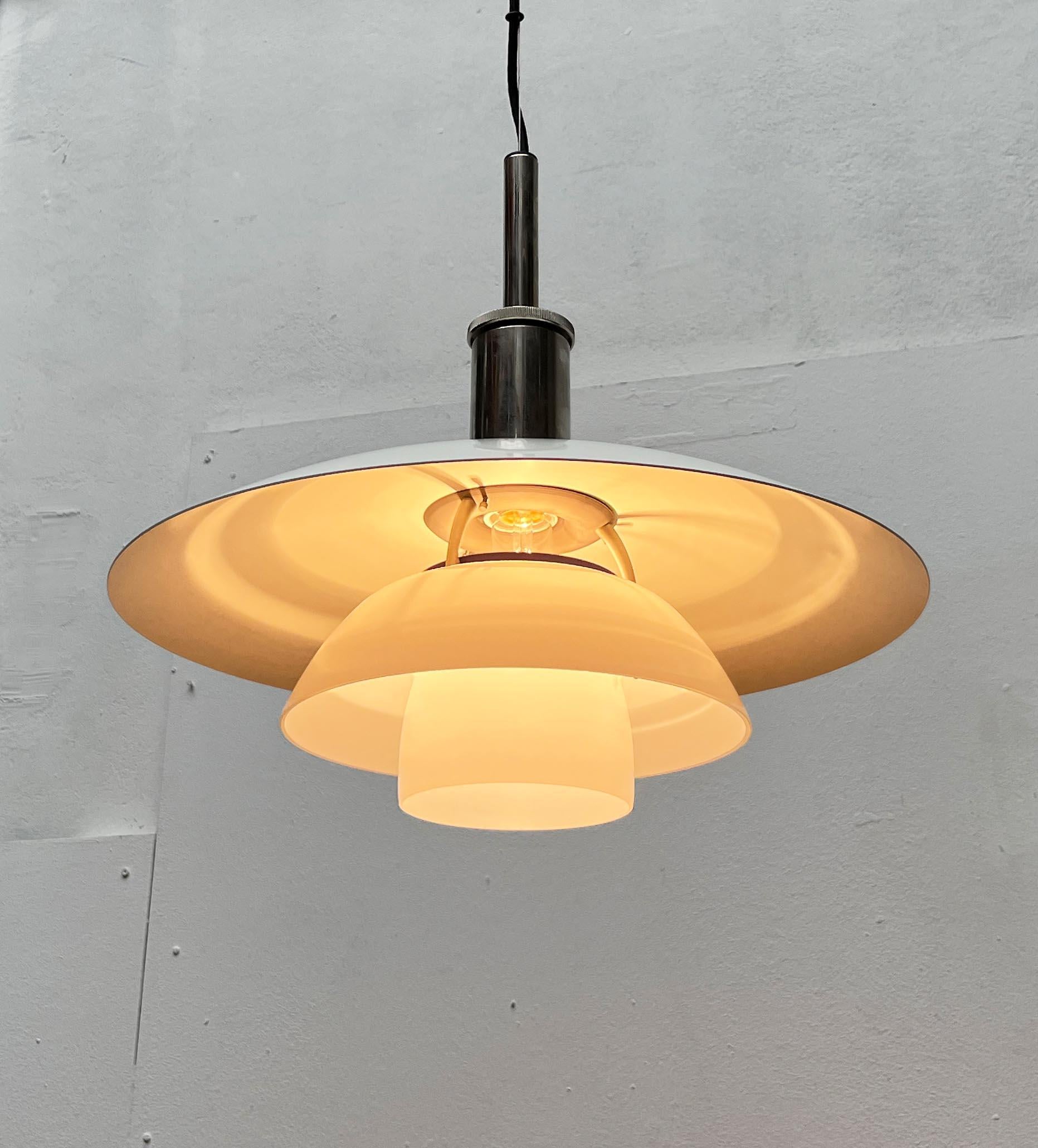 Mediados de siglo Ph 4 1/2 - 4u2028 Colgante de metal y cristal Poul Henningsen Louis Poulsen en venta 12