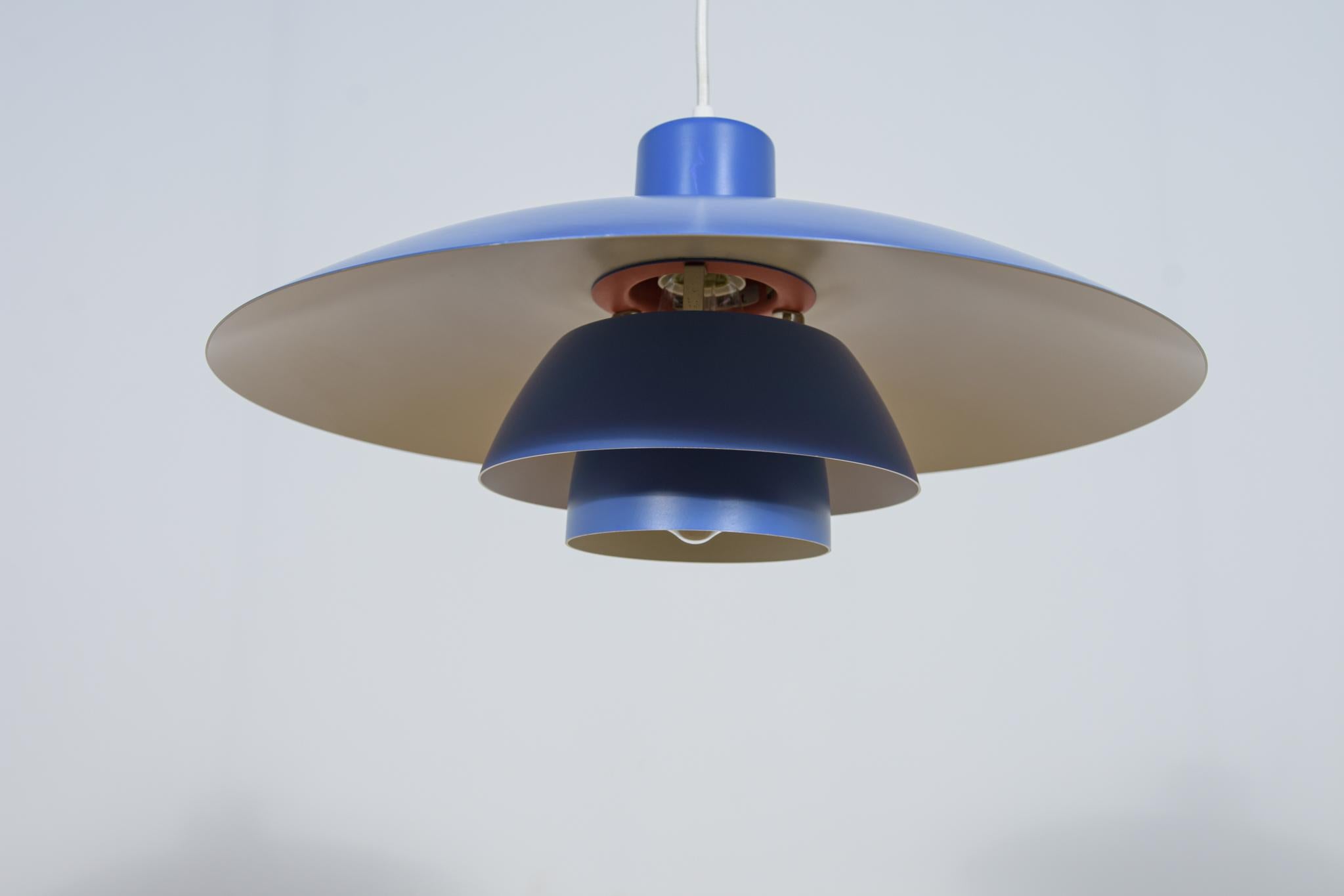 Mid-Century Modern Mid-Century PH4 Pendant Lamp by Poul Henningsen for Louis Poulsen, 1960 For Sale