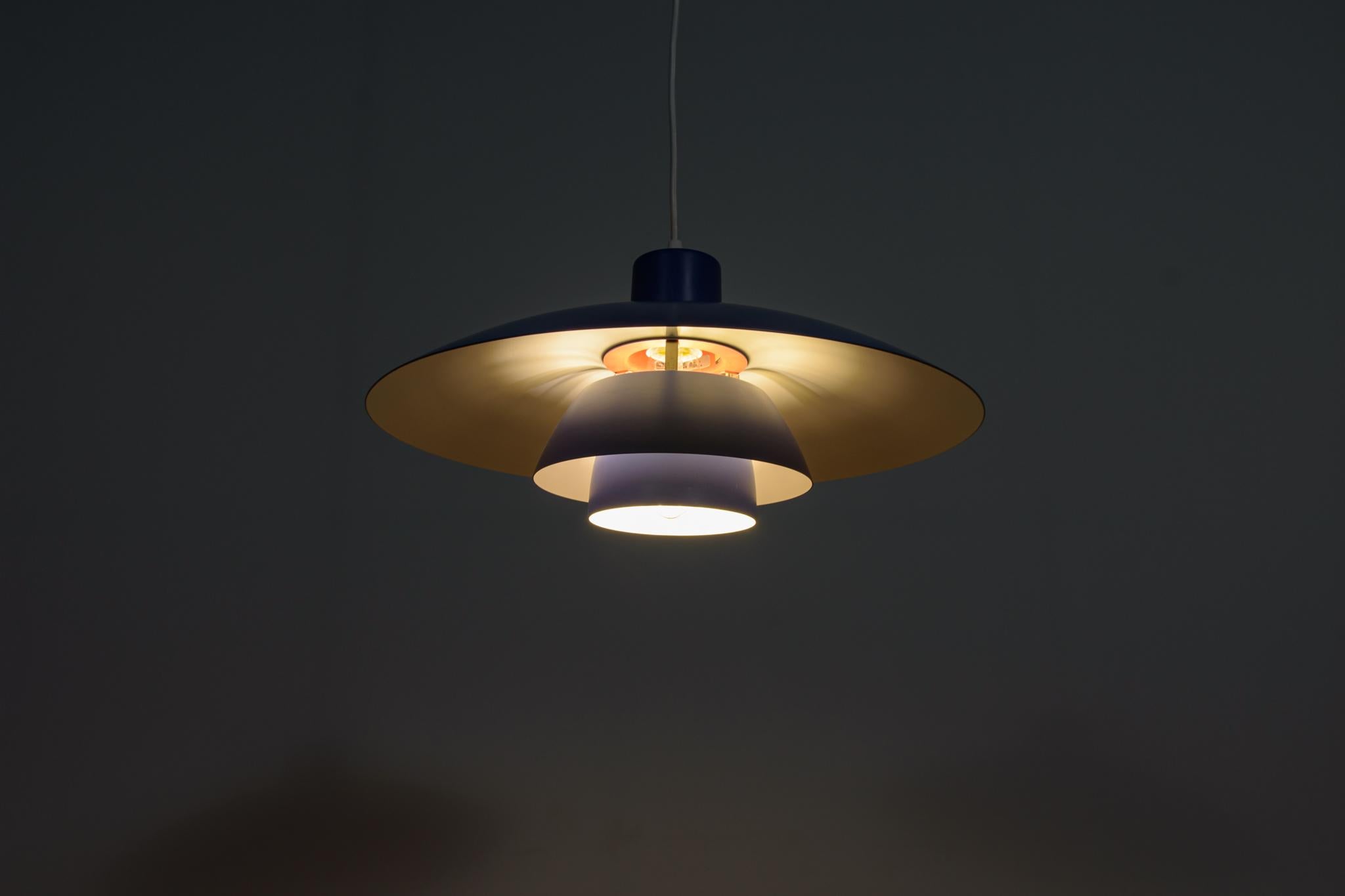 Mid-20th Century Mid-Century PH4 Pendant Lamp by Poul Henningsen for Louis Poulsen, 1960 For Sale