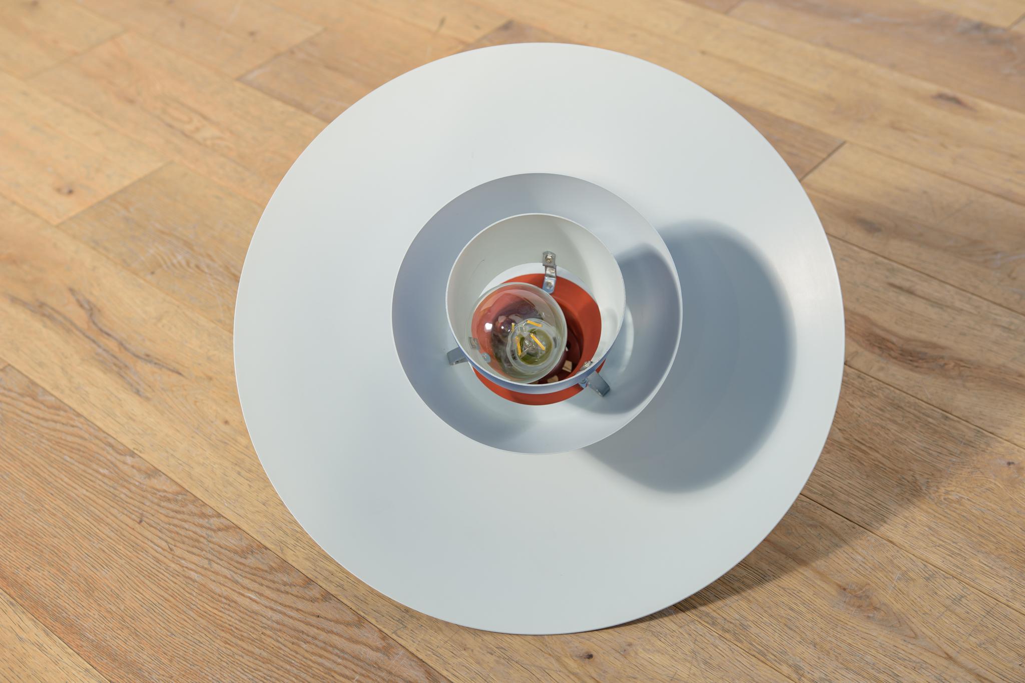 Mid-Century PH4 Pendant Lamp by Poul Henningsen for Louis Poulsen, Denmark, 1960 For Sale 4