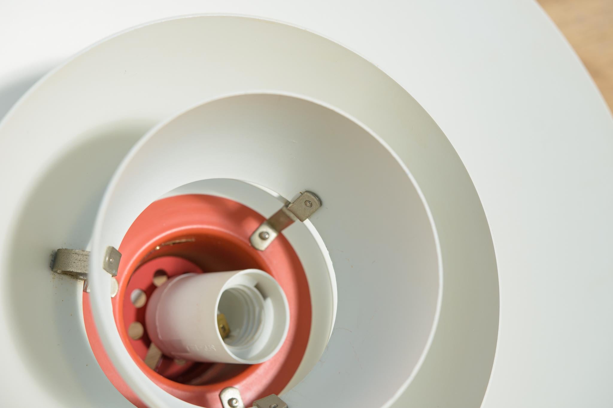 Mid-Century PH4 Pendant Lamp by Poul Henningsen for Louis Poulsen, Denmark, 1960 For Sale 10