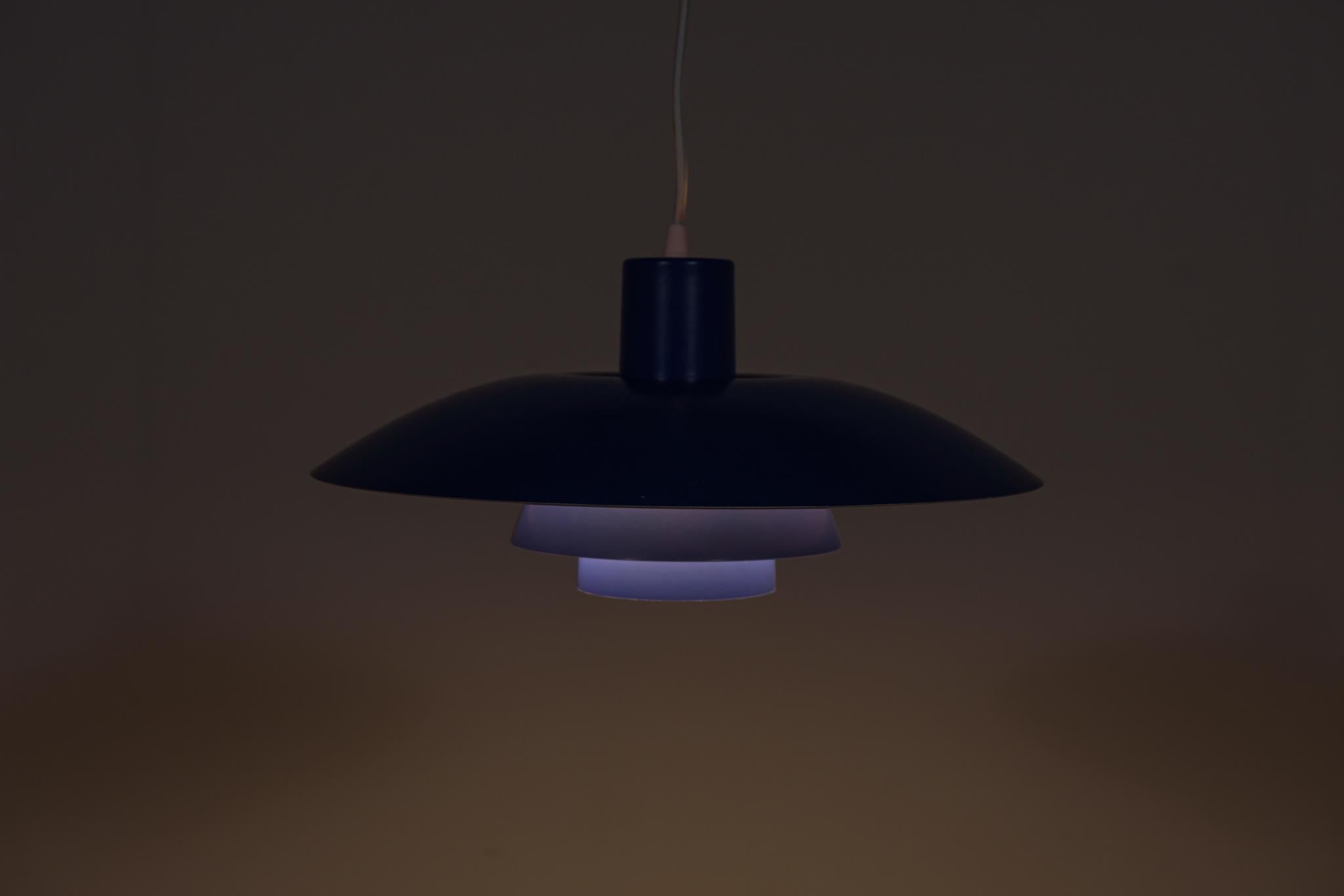 Danish Mid-Century PH4 Pendant Lamp by Poul Henningsen for Louis Poulsen, Denmark, 1960 For Sale
