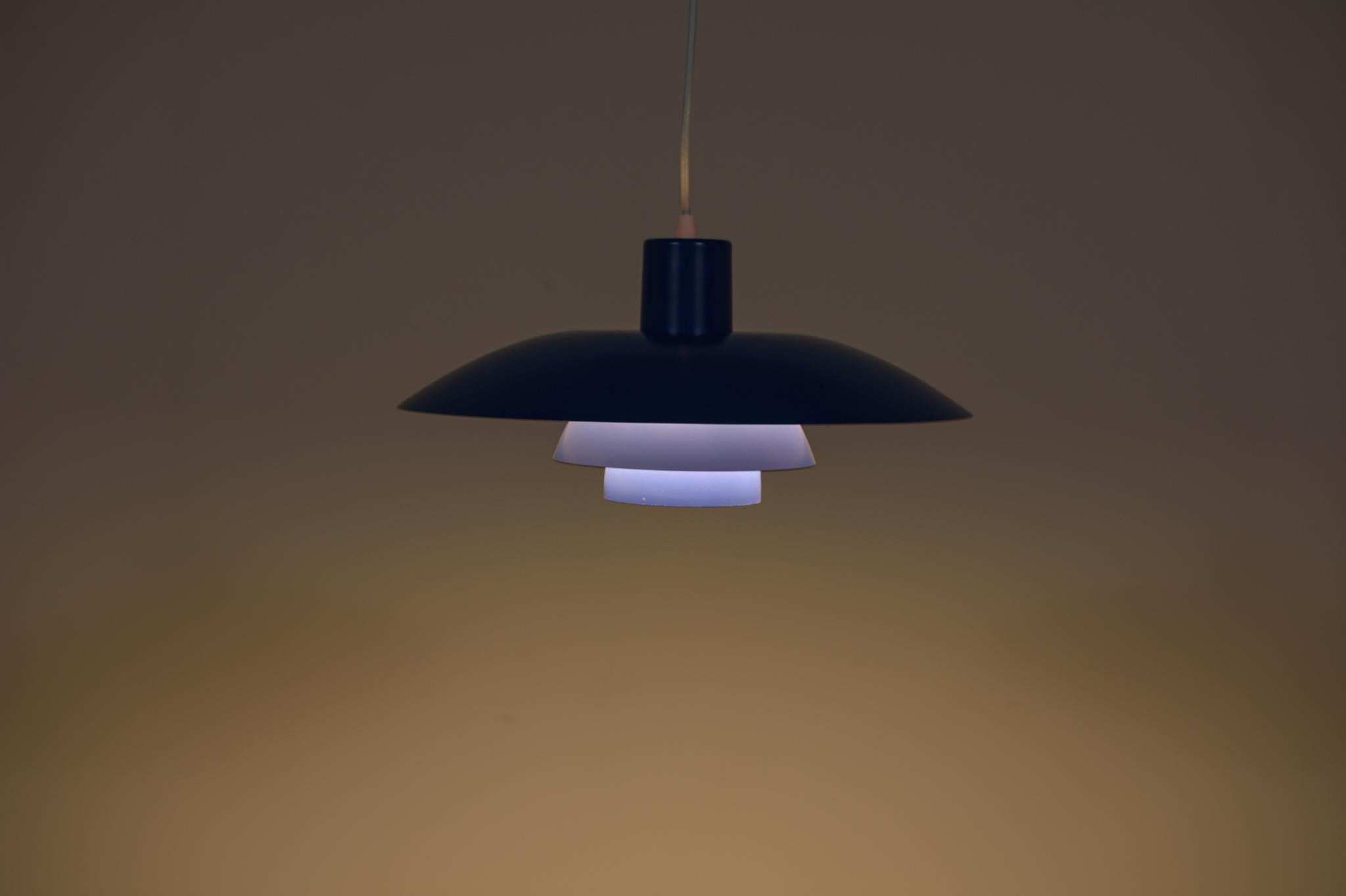 Danish Mid-Century PH4 Pendant Lamp by Poul Henningsen for Louis Poulsen, Denmark, 1960 For Sale