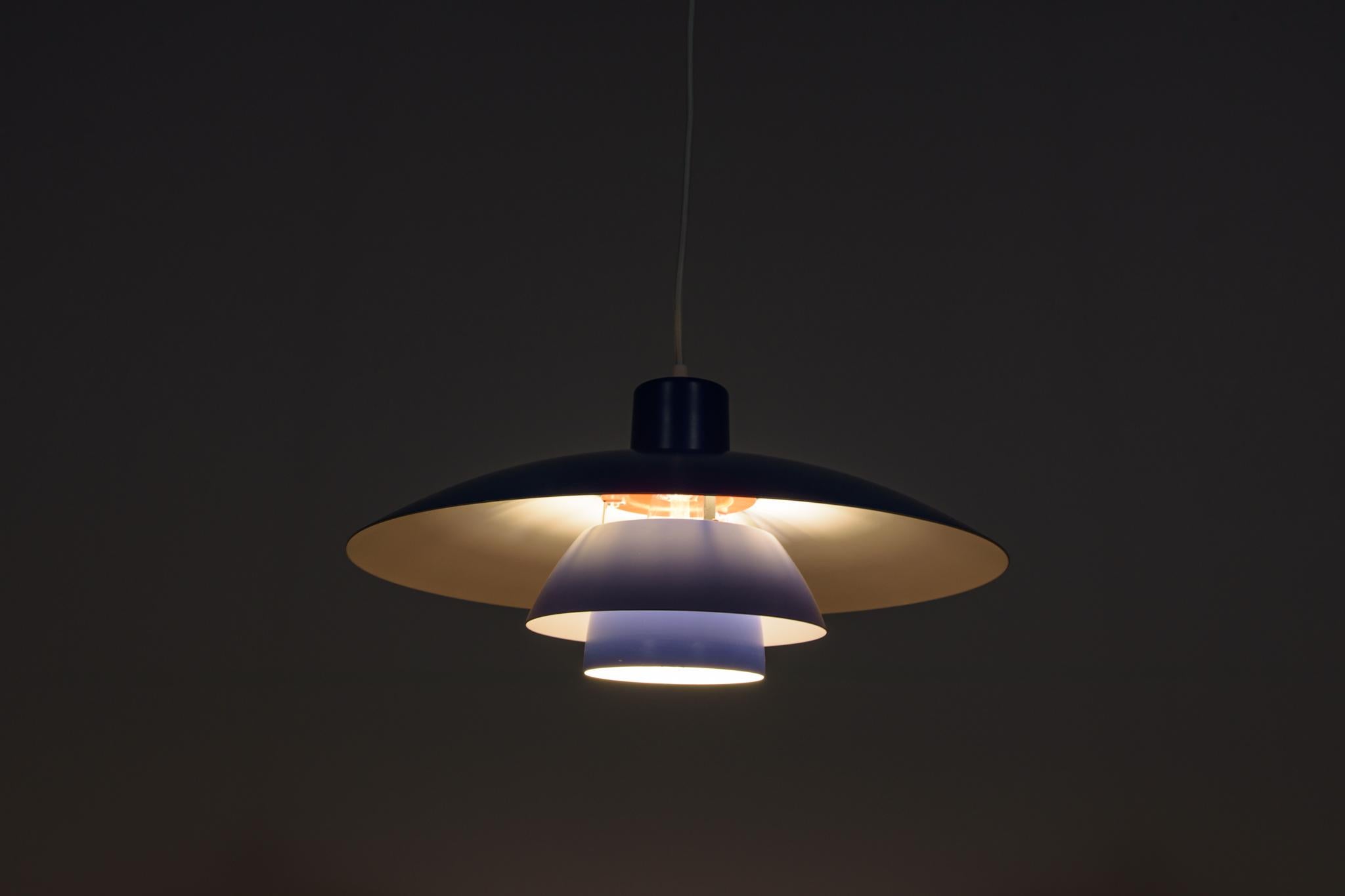 Mid-20th Century Mid-Century PH4 Pendant Lamp by Poul Henningsen for Louis Poulsen, Denmark, 1960 For Sale