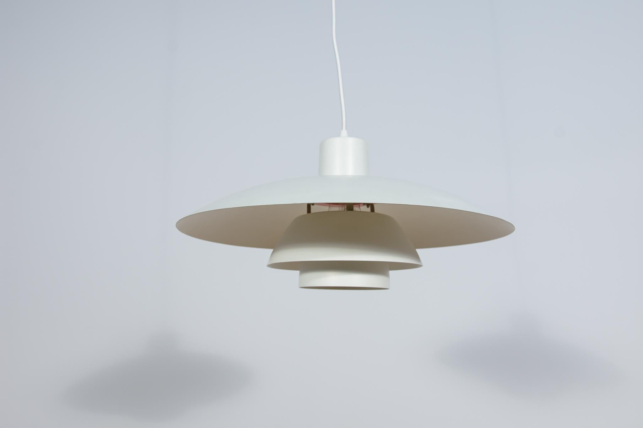 Mid-20th Century Mid-Century PH4 Pendant Lamp by Poul Henningsen for Louis Poulsen, Denmark, 1960 For Sale