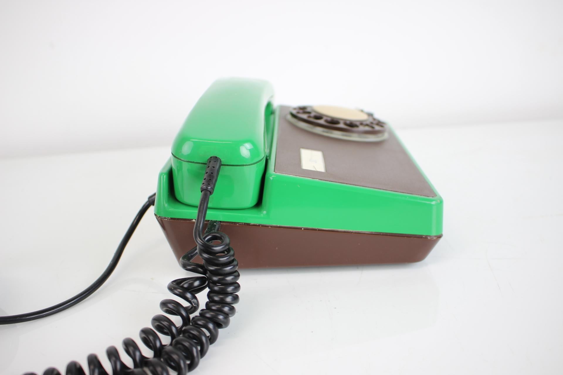 Telefon Tesla aus der Jahrhundertmitte, 1980er Jahre.  (Tschechisch) im Angebot