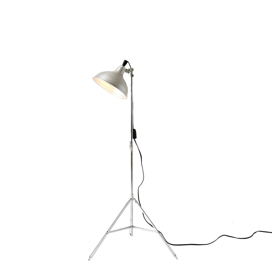 Luz de fotógrafo de mediados de siglo, hacia 1950 Moderno de mediados de siglo en venta