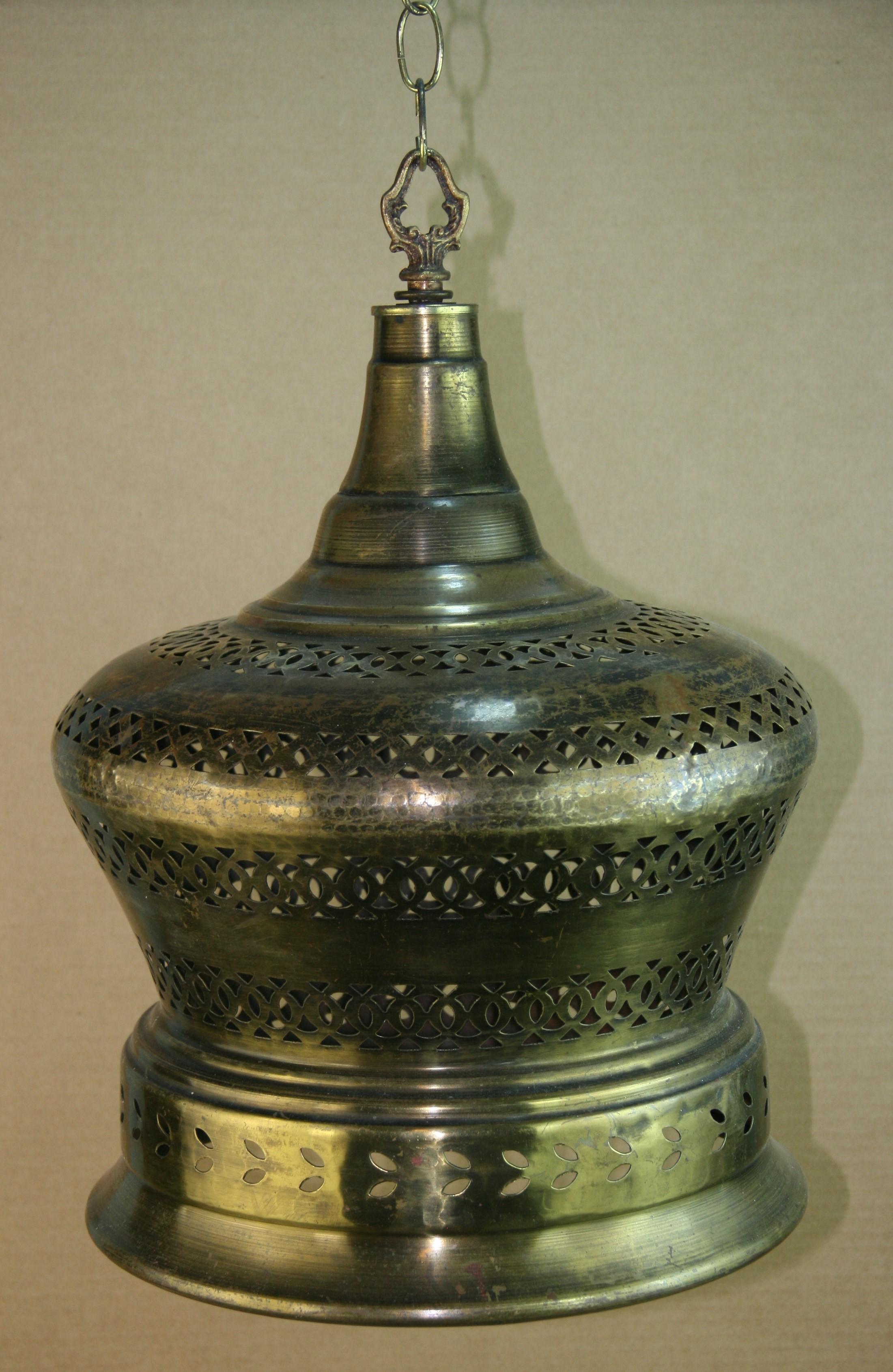 #1-4001 Handmade brass lantern .
Takes one 100 watt Edison based bulb
Rewired 
Supplied with 3 feet chain and canopy.
 