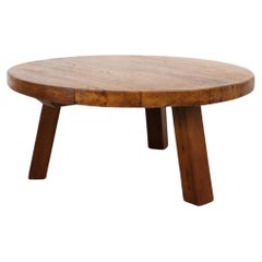 Mesa de centro Brutalista de mediados de siglo, inspirada en Pierre Chapo, hecha de roble macizo