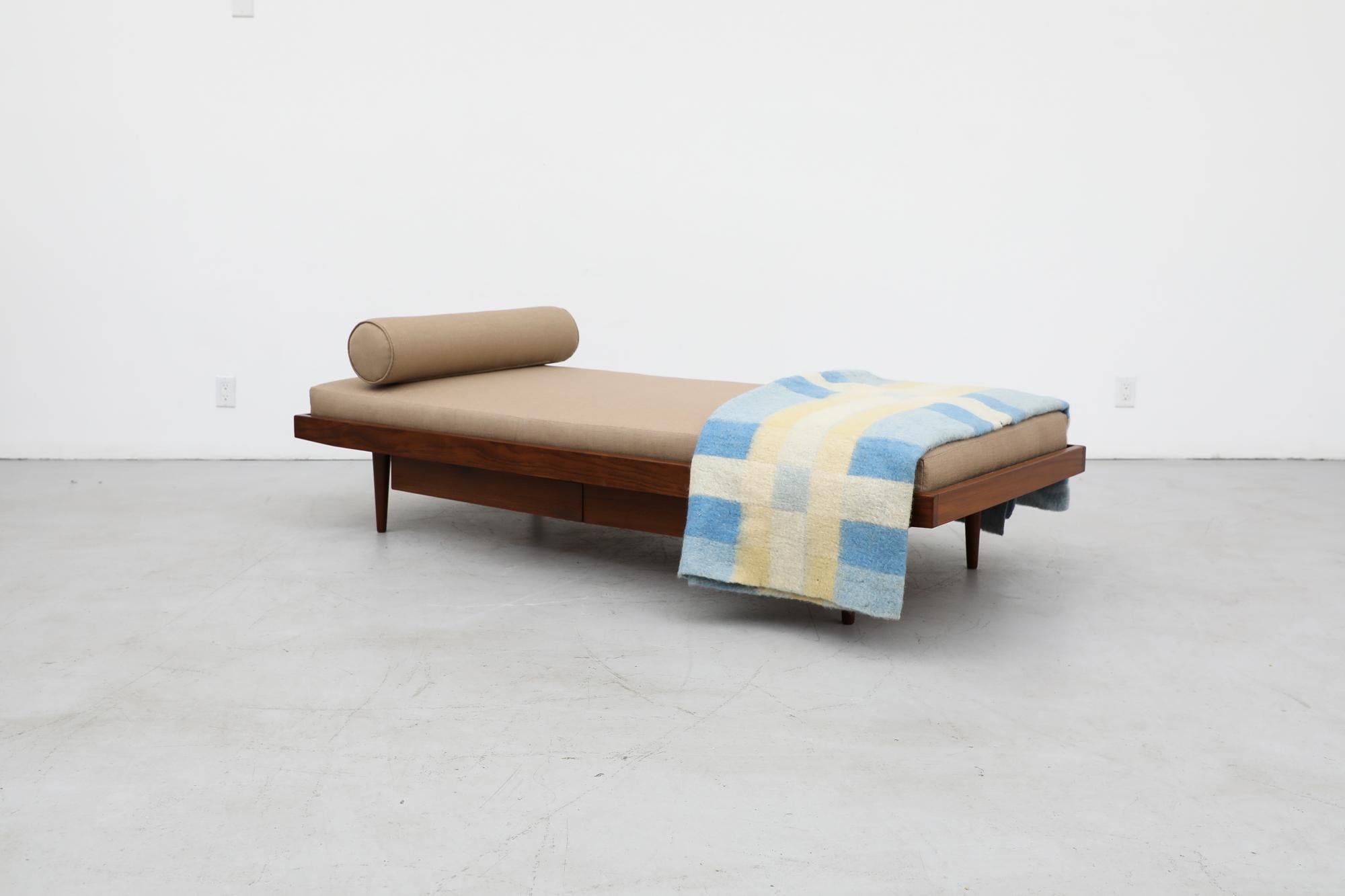 daybed with drawers