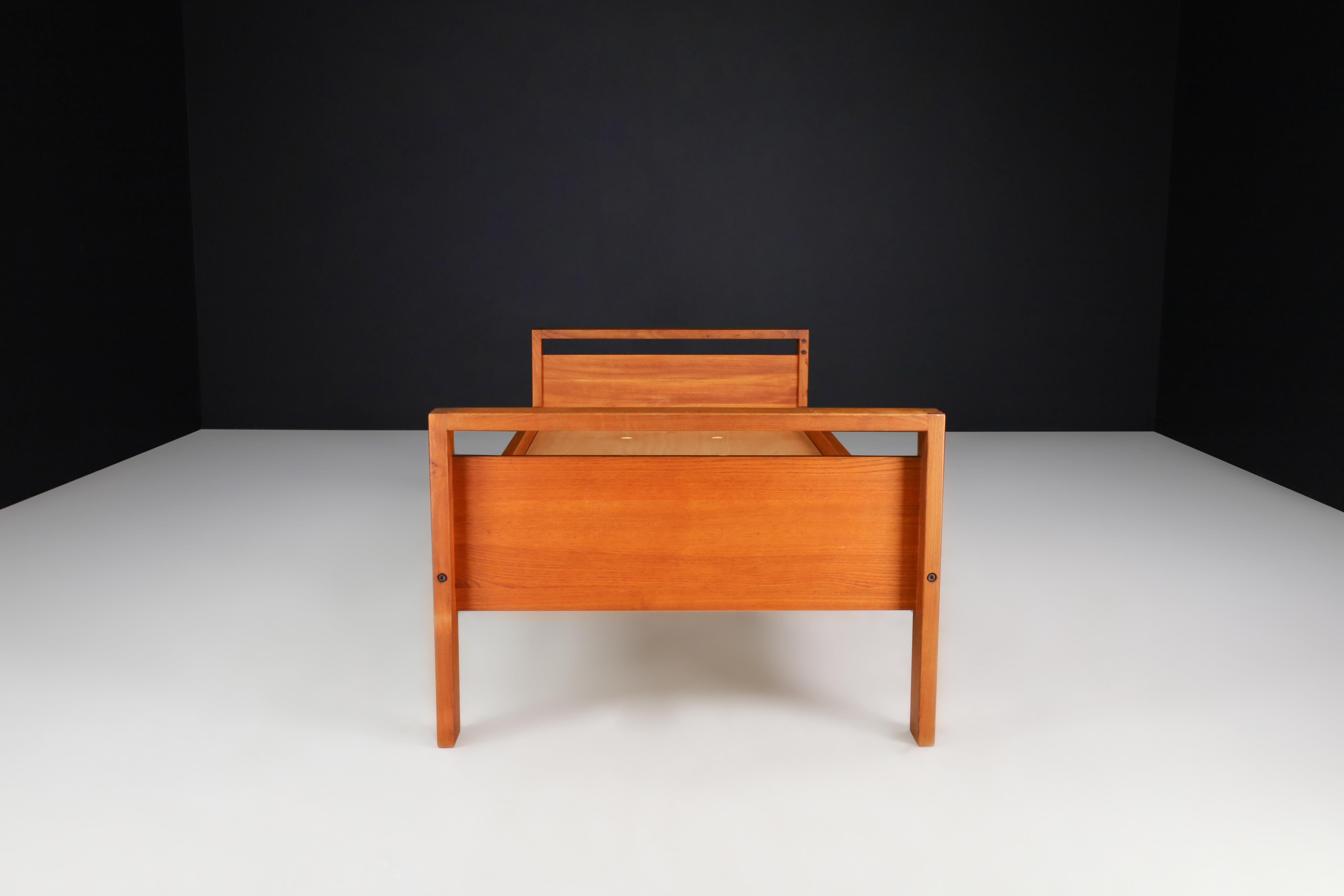 Midcentury Pierre Chapo Lo6a Bed, Daybed in Solid Elm Wood, France, 1960s For Sale 3