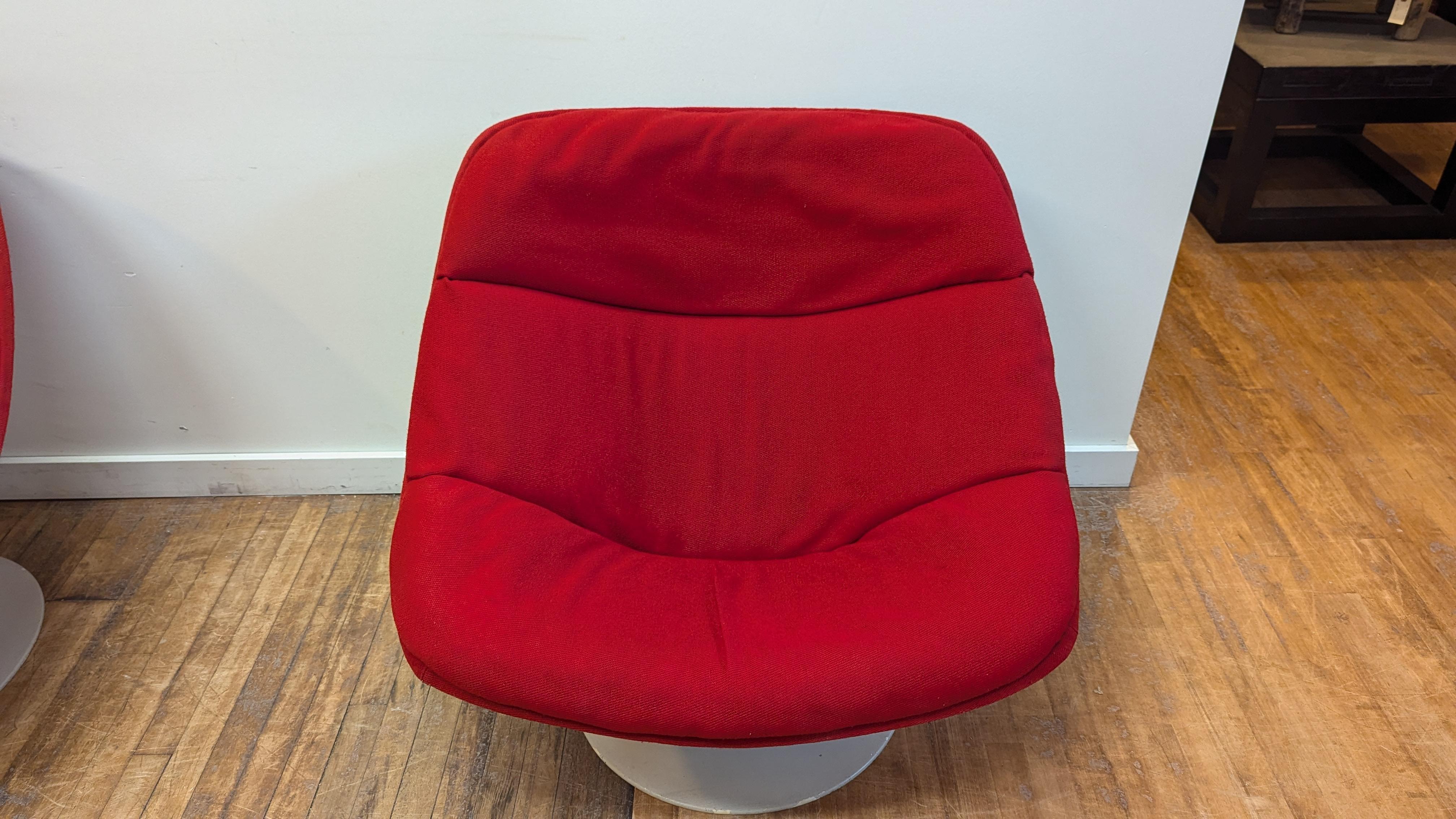 Fauteuils pivotants du milieu du siècle Pierre Paulin F557 pour Artifort en vente 3