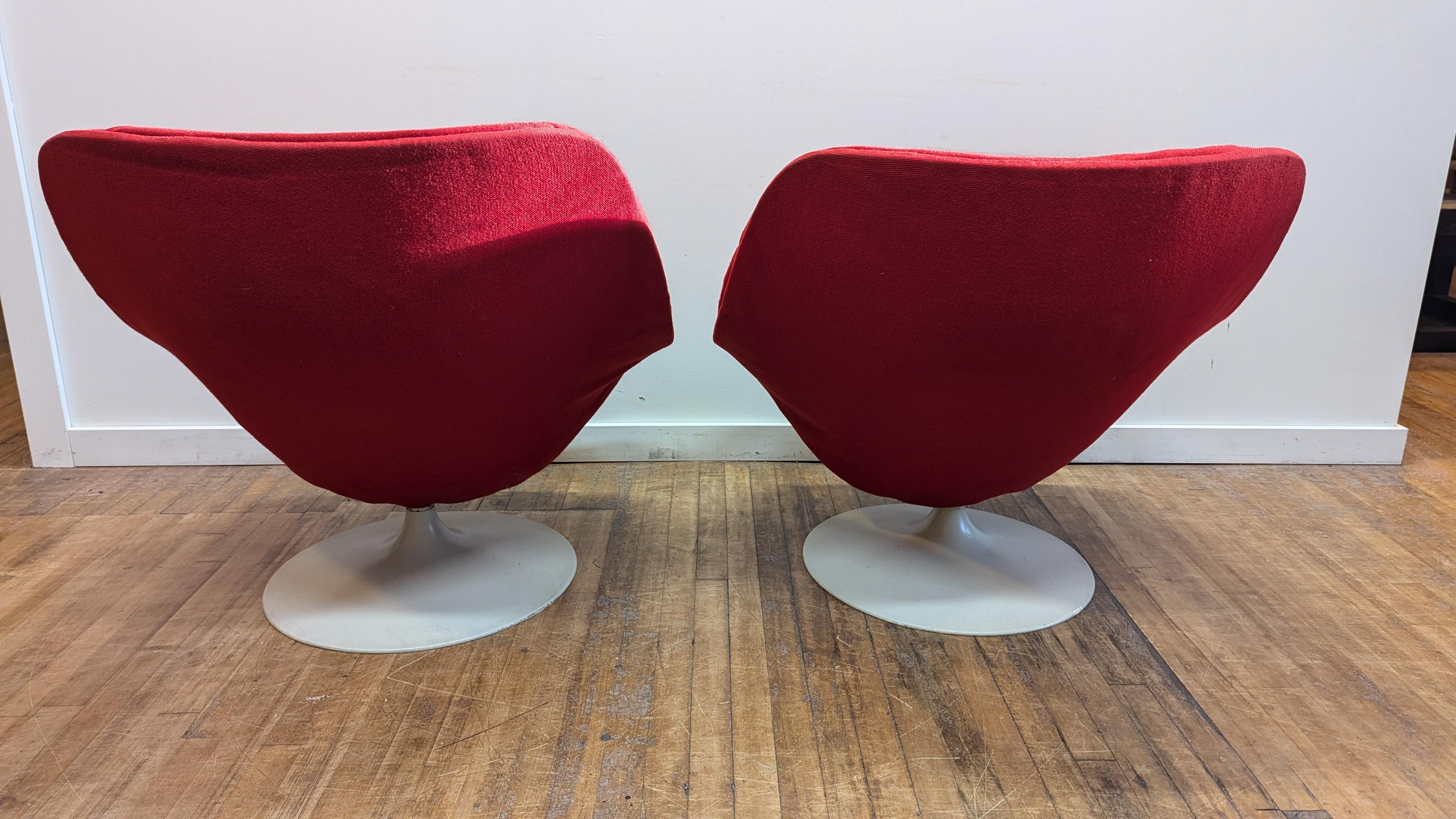 Fauteuils pivotants du milieu du siècle Pierre Paulin F557 pour Artifort Bon état - En vente à New York, NY