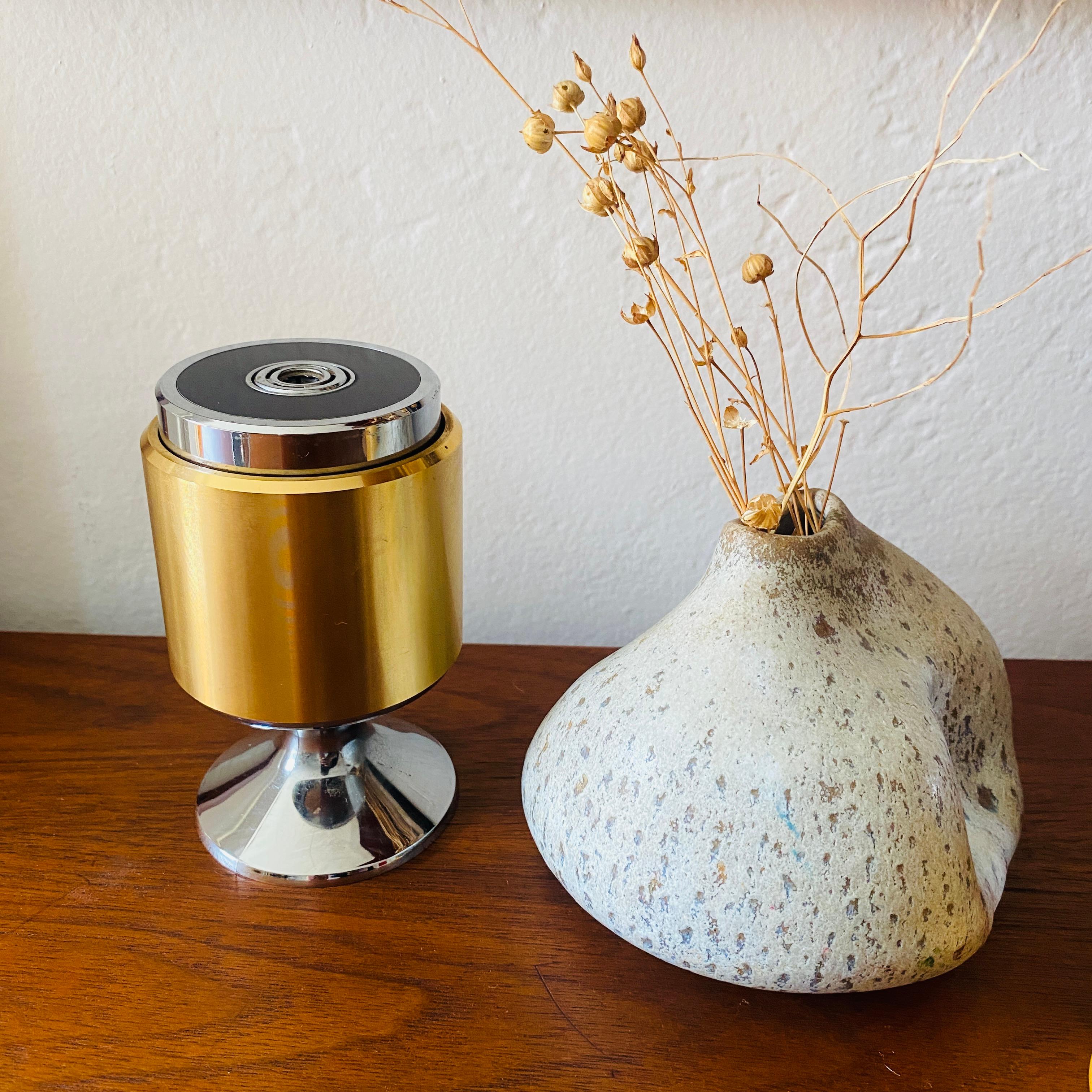 Mid Century Piezo Electric Table Gas Lighter by Maruman T34 Japan 1960s For Sale 3