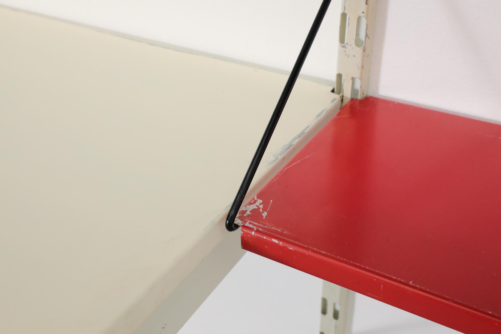 Pilastro di metà secolo con scaffalatura a parete a doppia sezione con scrivania e mobiletto in vendita 8