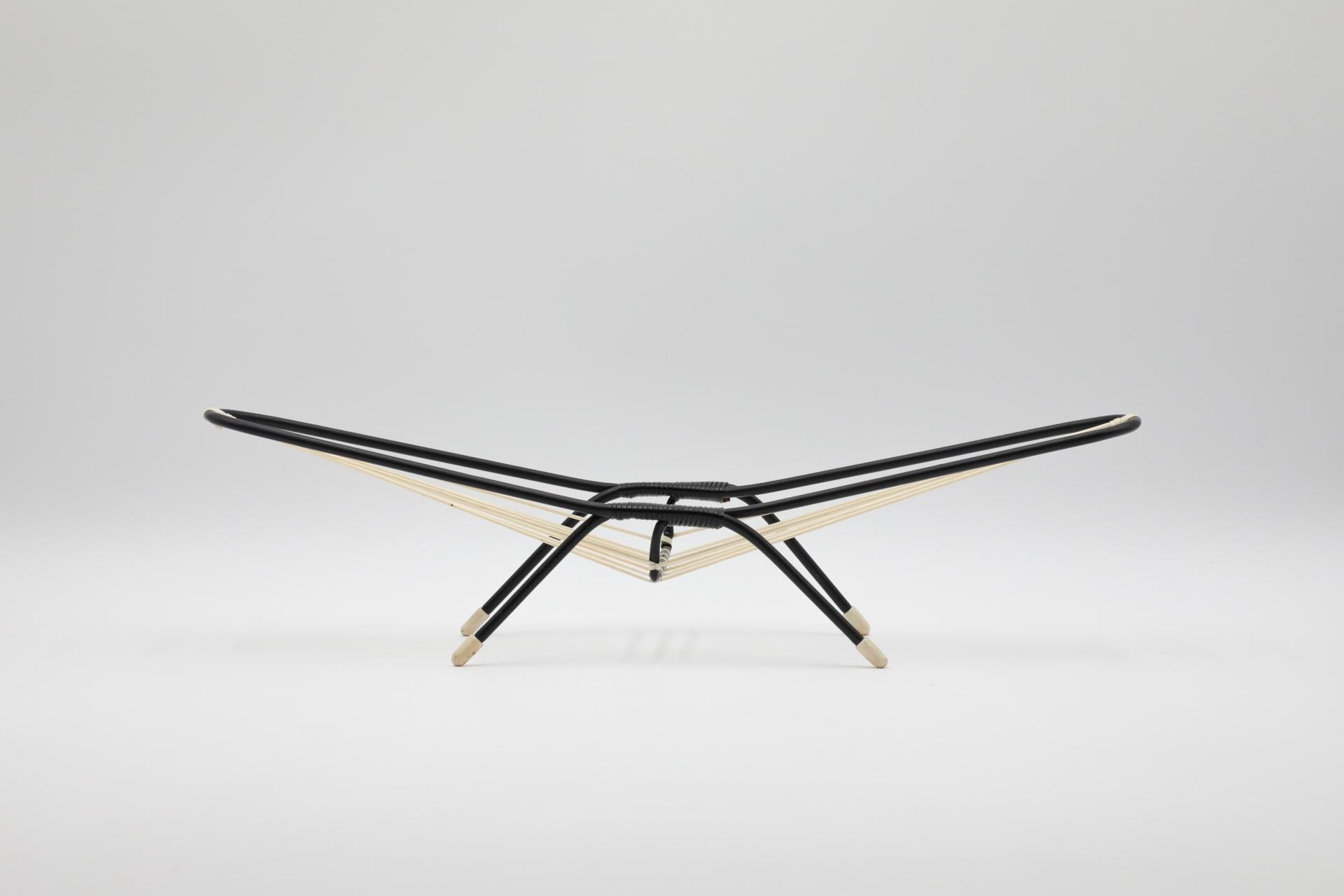 Mid-Century Modern Mid-Century Pilastro Style Black Enameled Wire Cat's Eye Shaped Fruit Basket