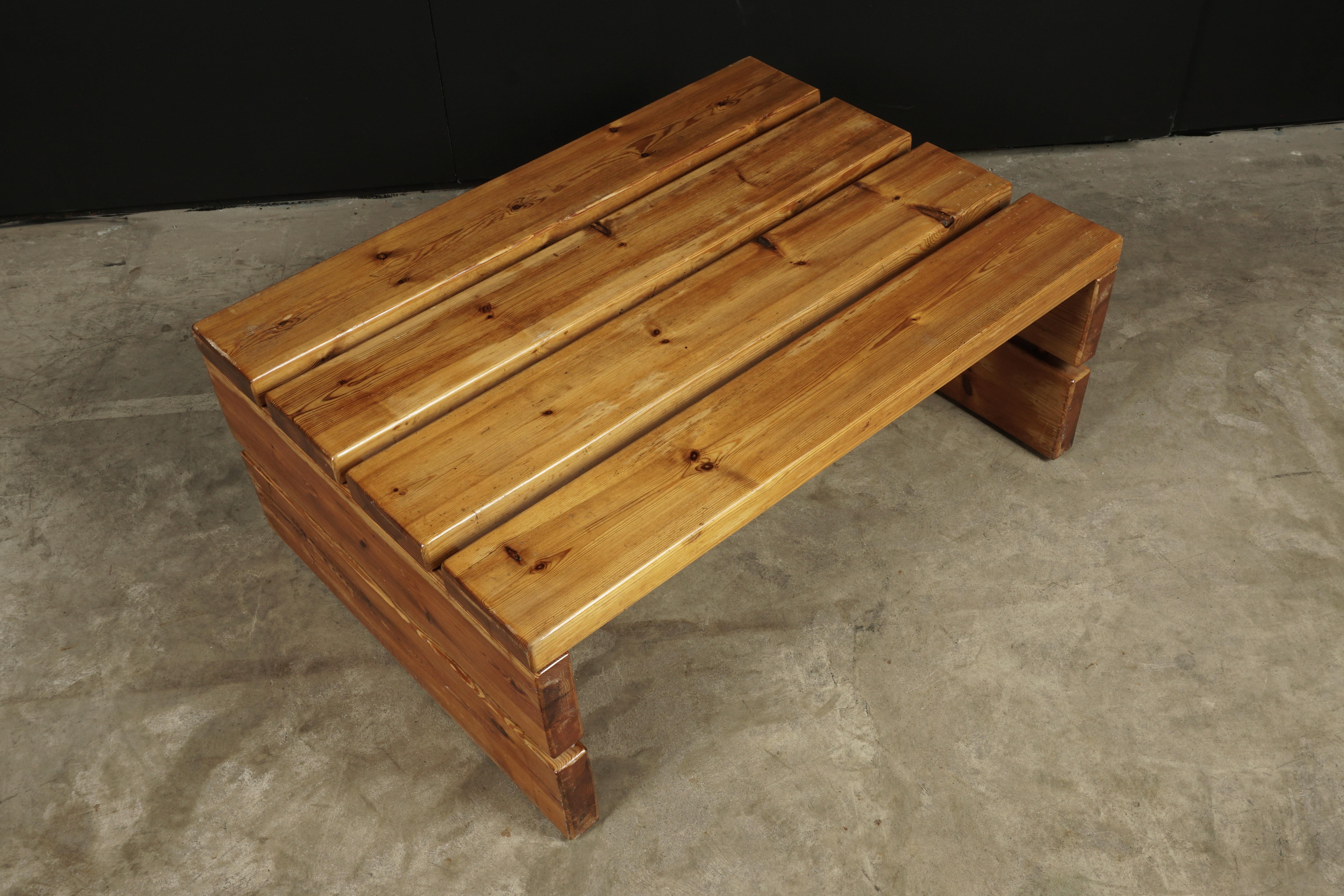 Vintage Solid Pine Coffee Table from Sweden, circa 1970 In Good Condition In Nashville, TN