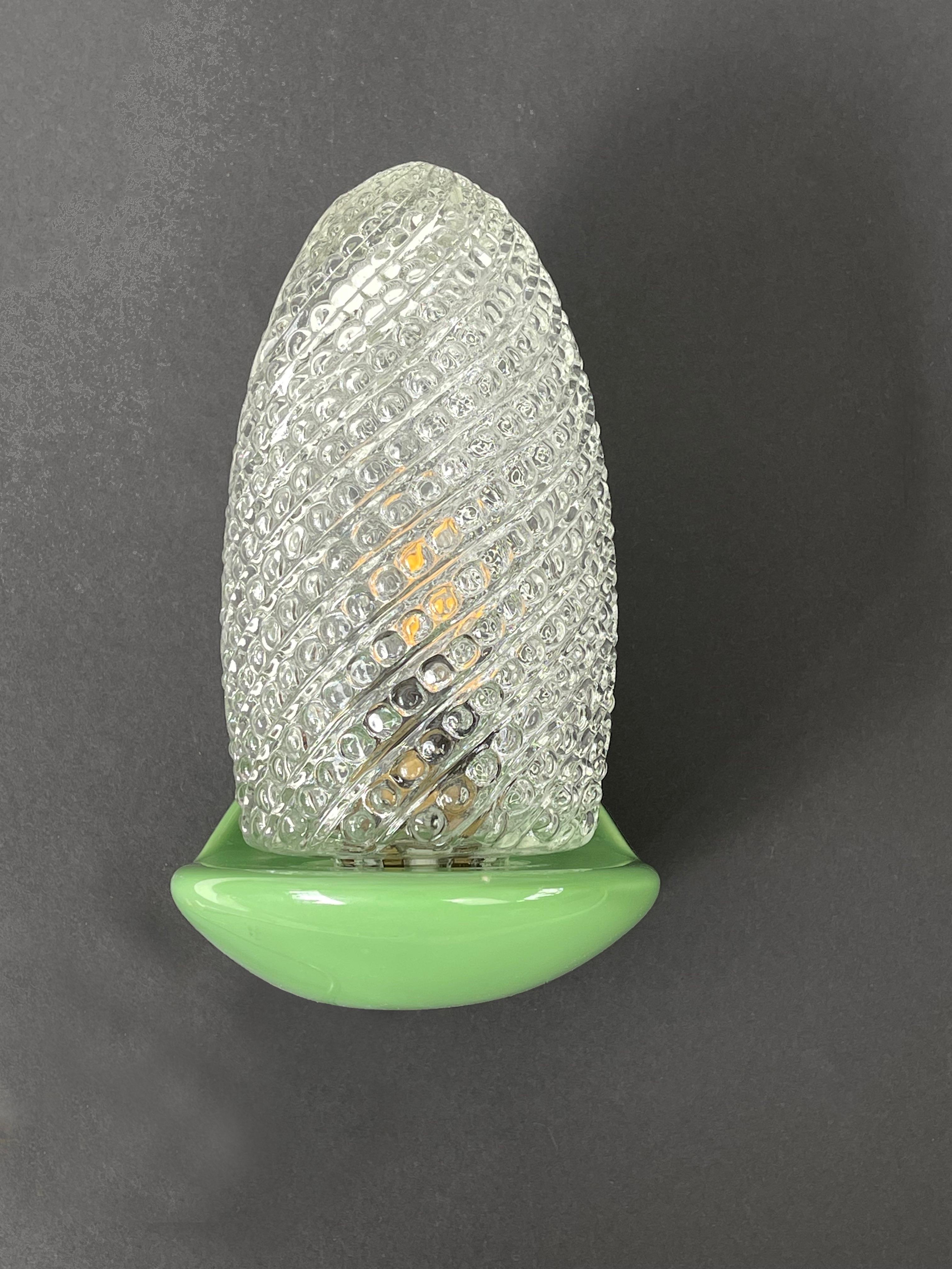 Mid-Century moderno Sconce in vetro a bolle di cono di pino di metà secolo, lampada da parete con base alla menta, anni '70, Germania in vendita