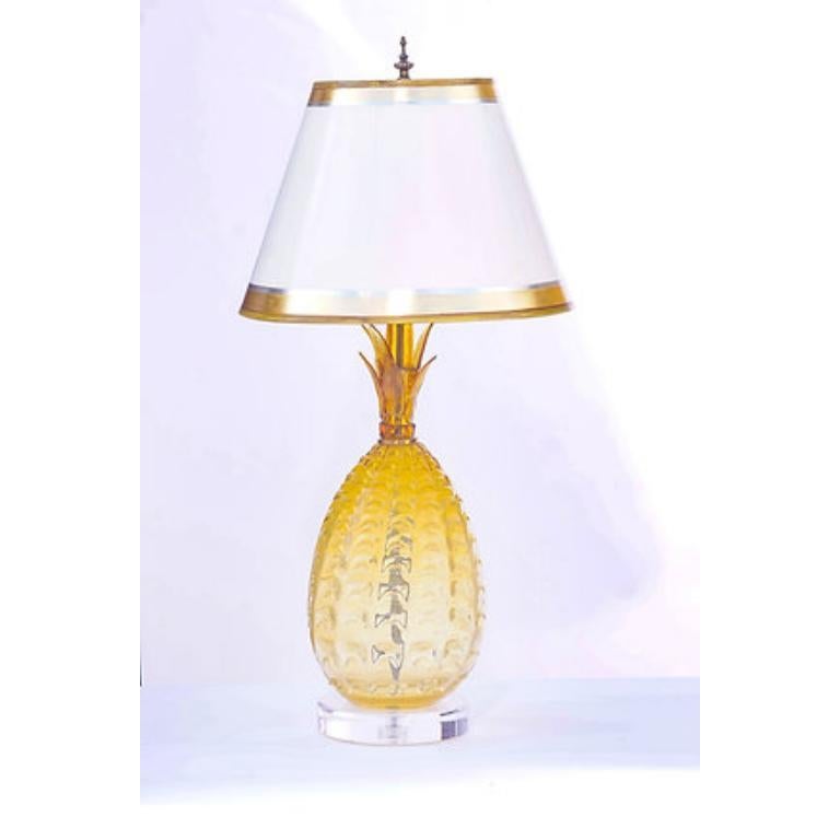 Italiano Lampade di Murano a forma di ananas di metà secolo con base in lucite in vendita