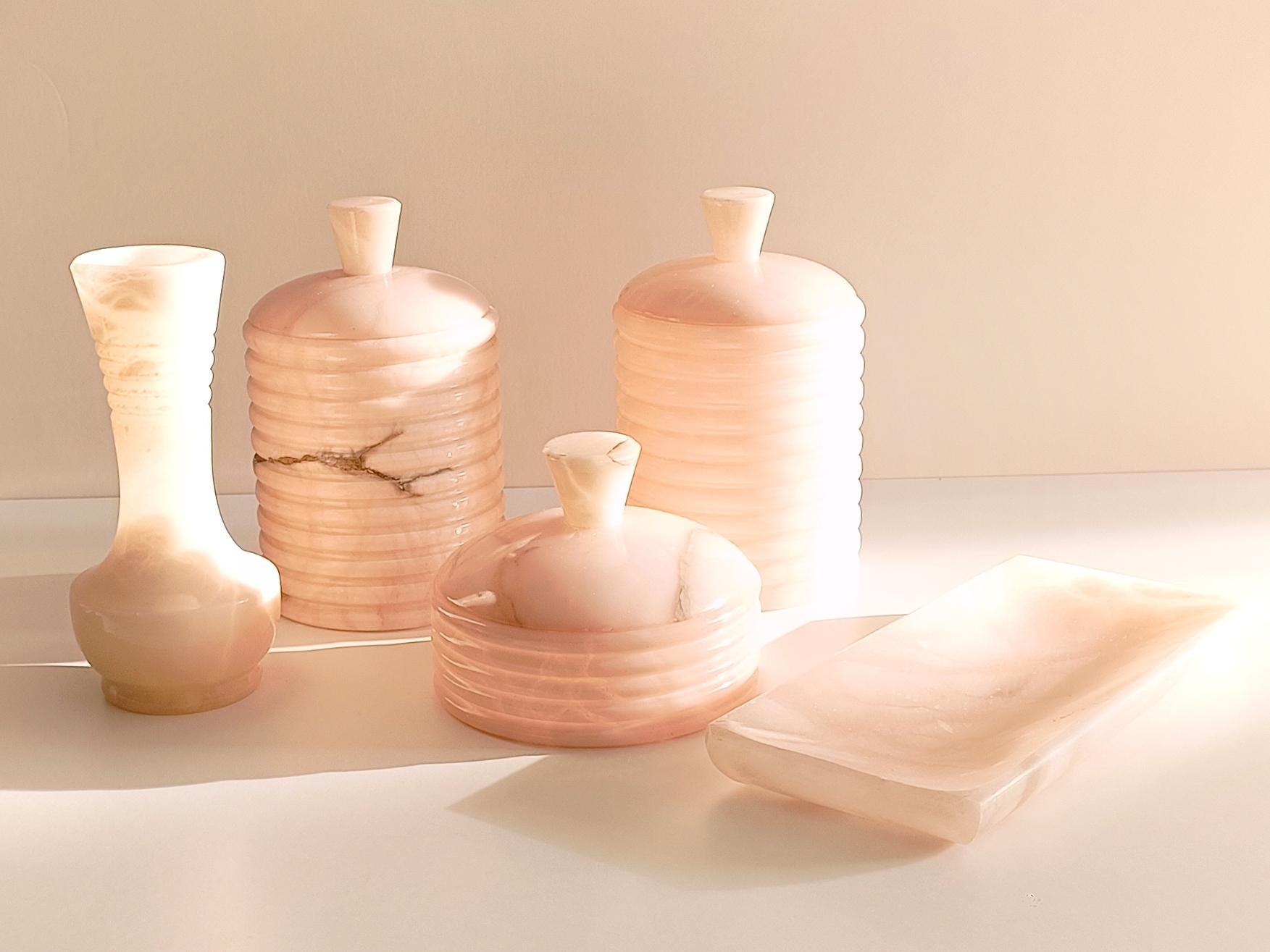 Mid Century Pink Alabaster Vanity or Bathroom Set, Handmade in Spain ci. 1960s For Sale 1