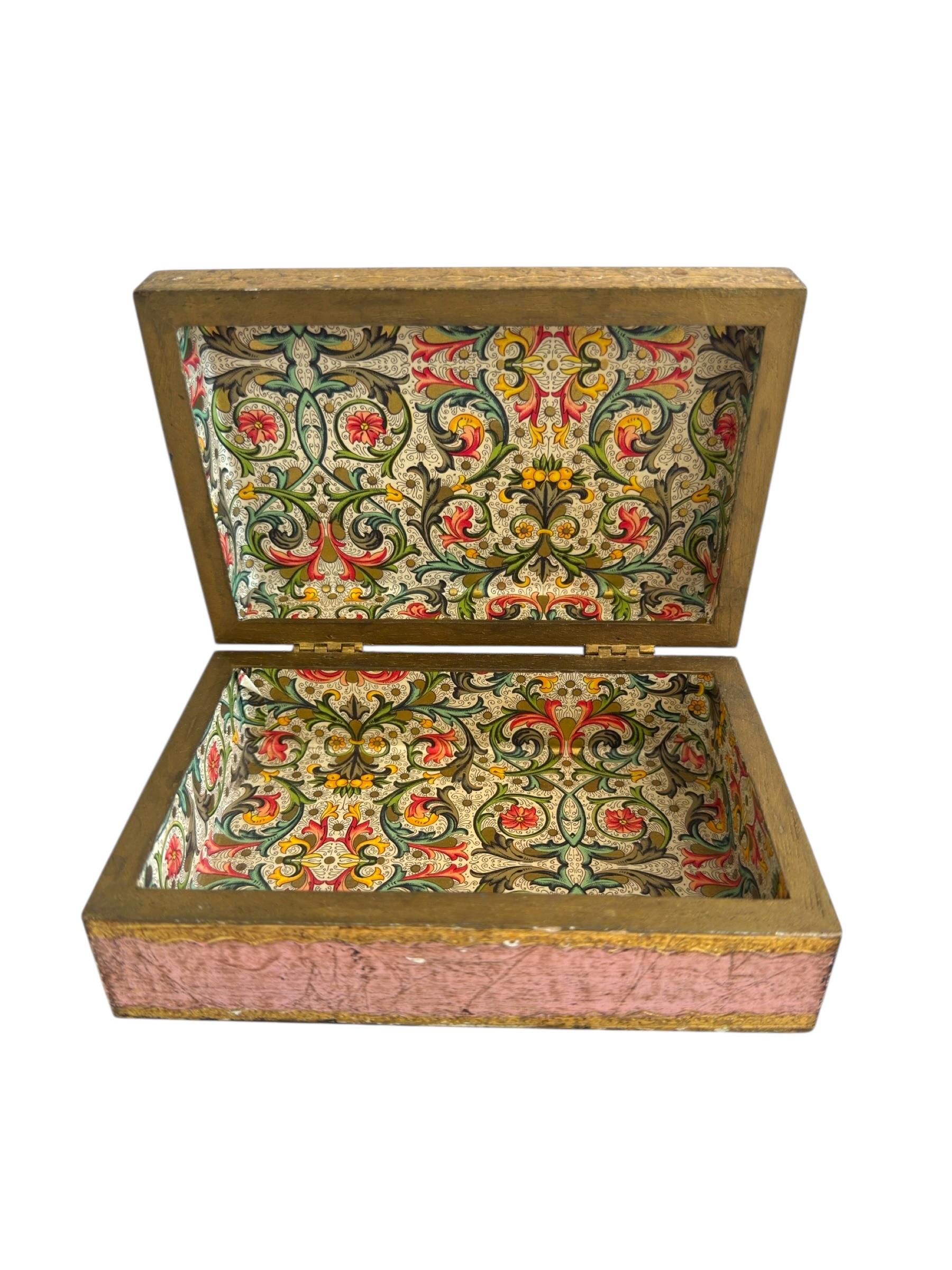 Bois Boîte Florentine rose et or du milieu du siècle en vente