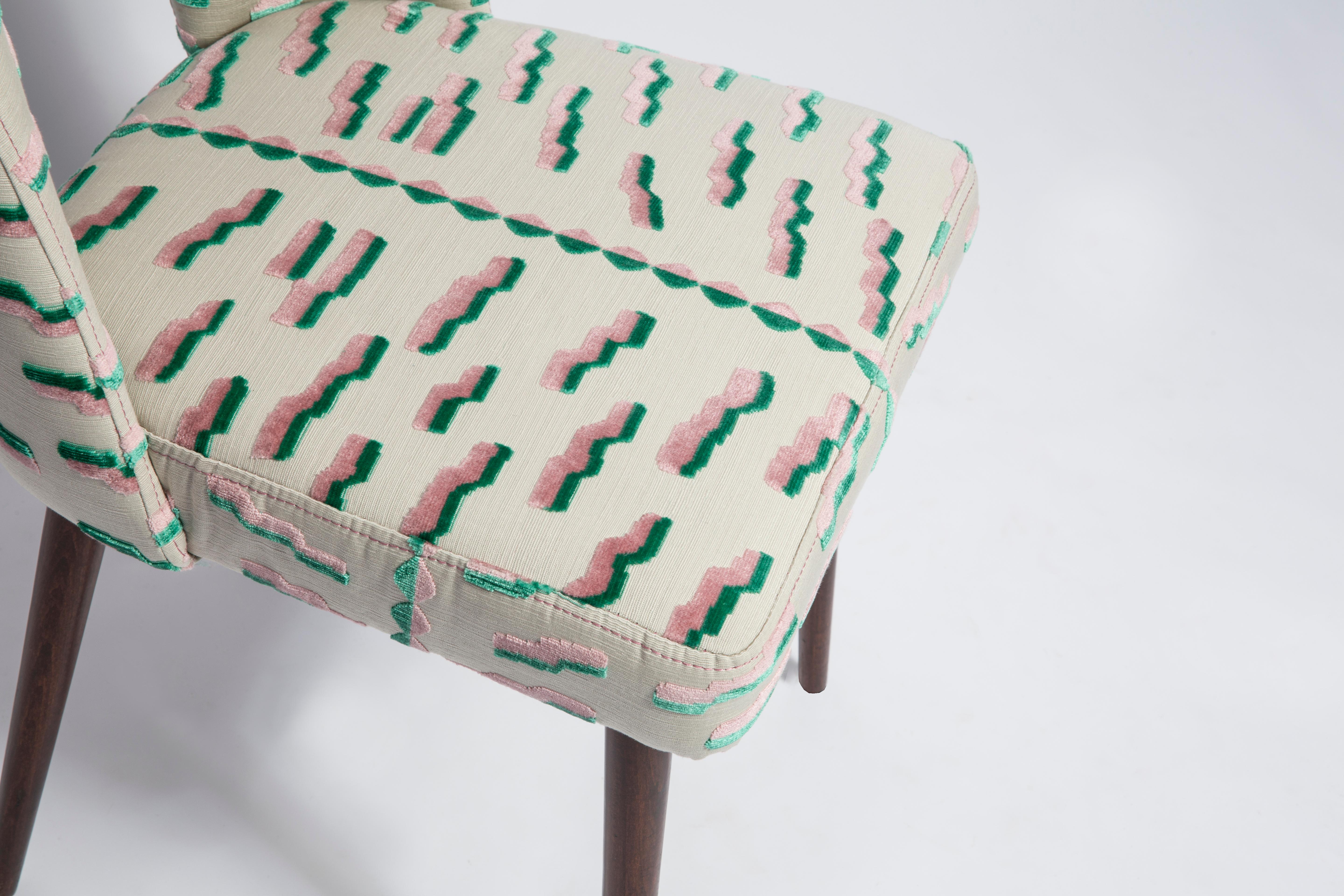 Mid Century Pink and Green Tiger Beat Jacquard Velvet Shell Chair, Europe, 1960s In Excellent Condition For Sale In 05-080 Hornowek, PL