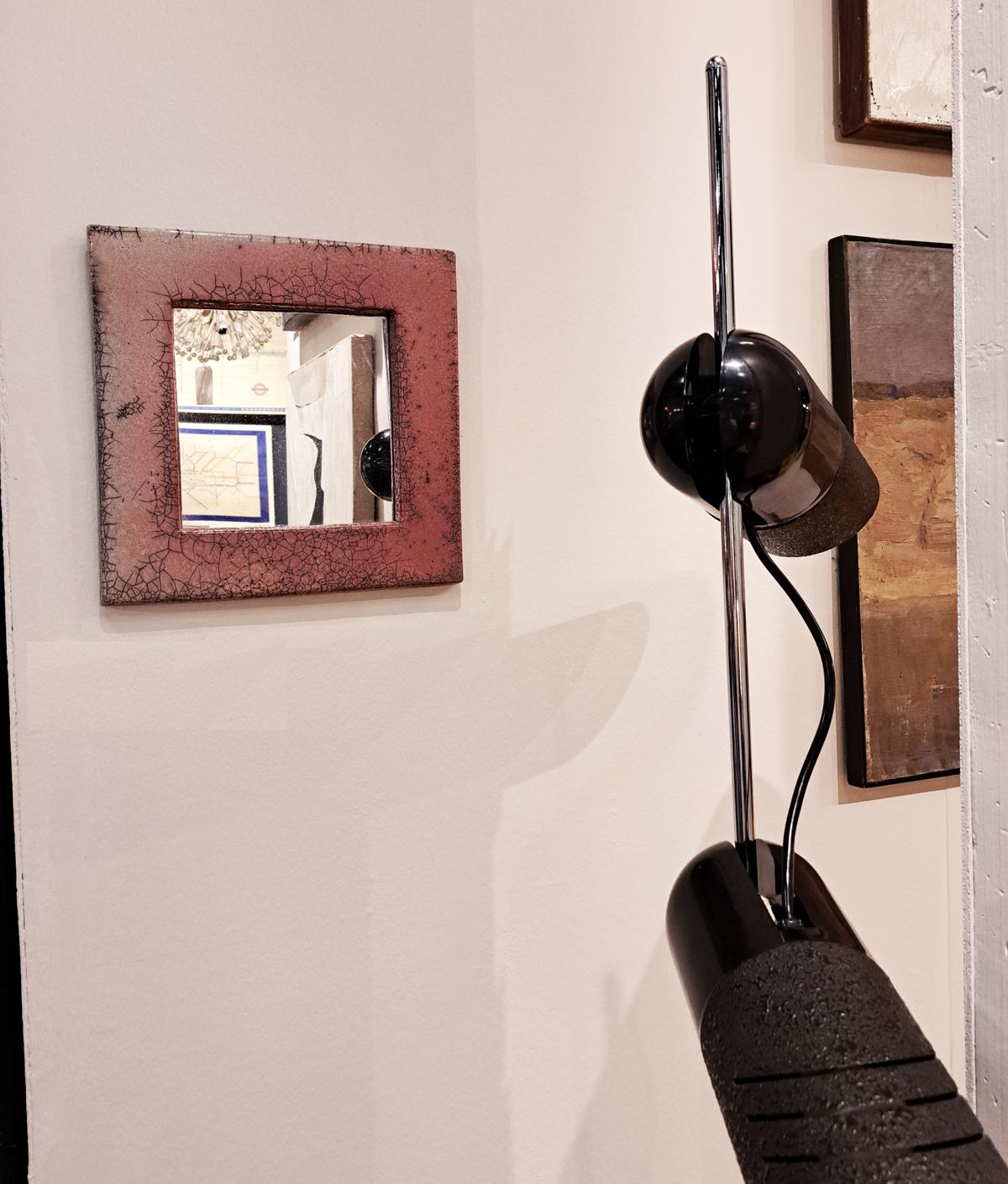 Céramique Miroir mural en céramique émaillée rose du milieu du siècle, années 1960 en vente