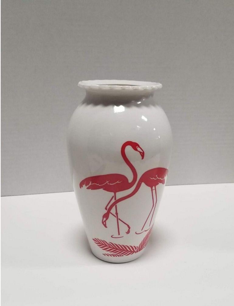 Mid Century Pink Flamingo Milk Glass Vase by Anchor Hocking Vitrock In Excellent Condition In Van Nuys, CA