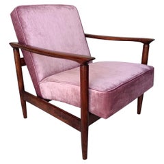 Poltrona in velluto lucido rosa del Medioevo, disegnata da Edmund Homa, Europa, anni '60.
