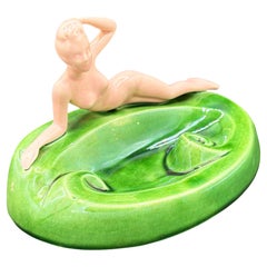 Cendrier en céramique Mid-century Pink & Greene Nude Lounging Female Cendrier en céramique