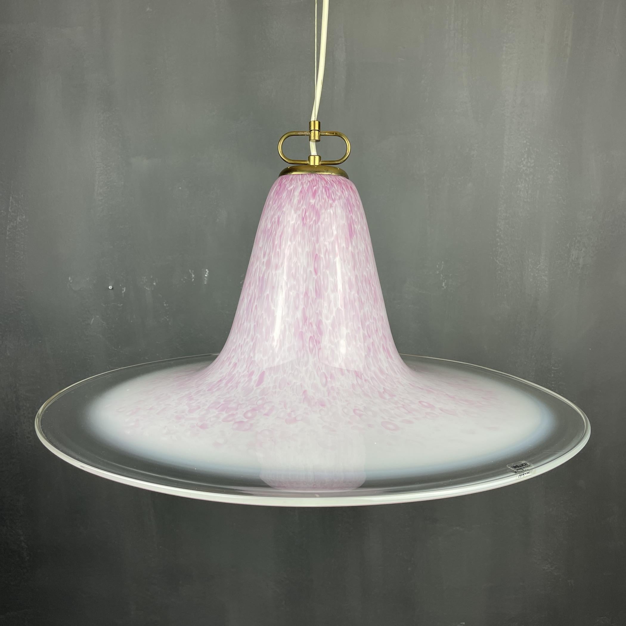 Lampe suspendue en verre de Murano rose du milieu du siècle par Veluce Italie 1970 en vente 10